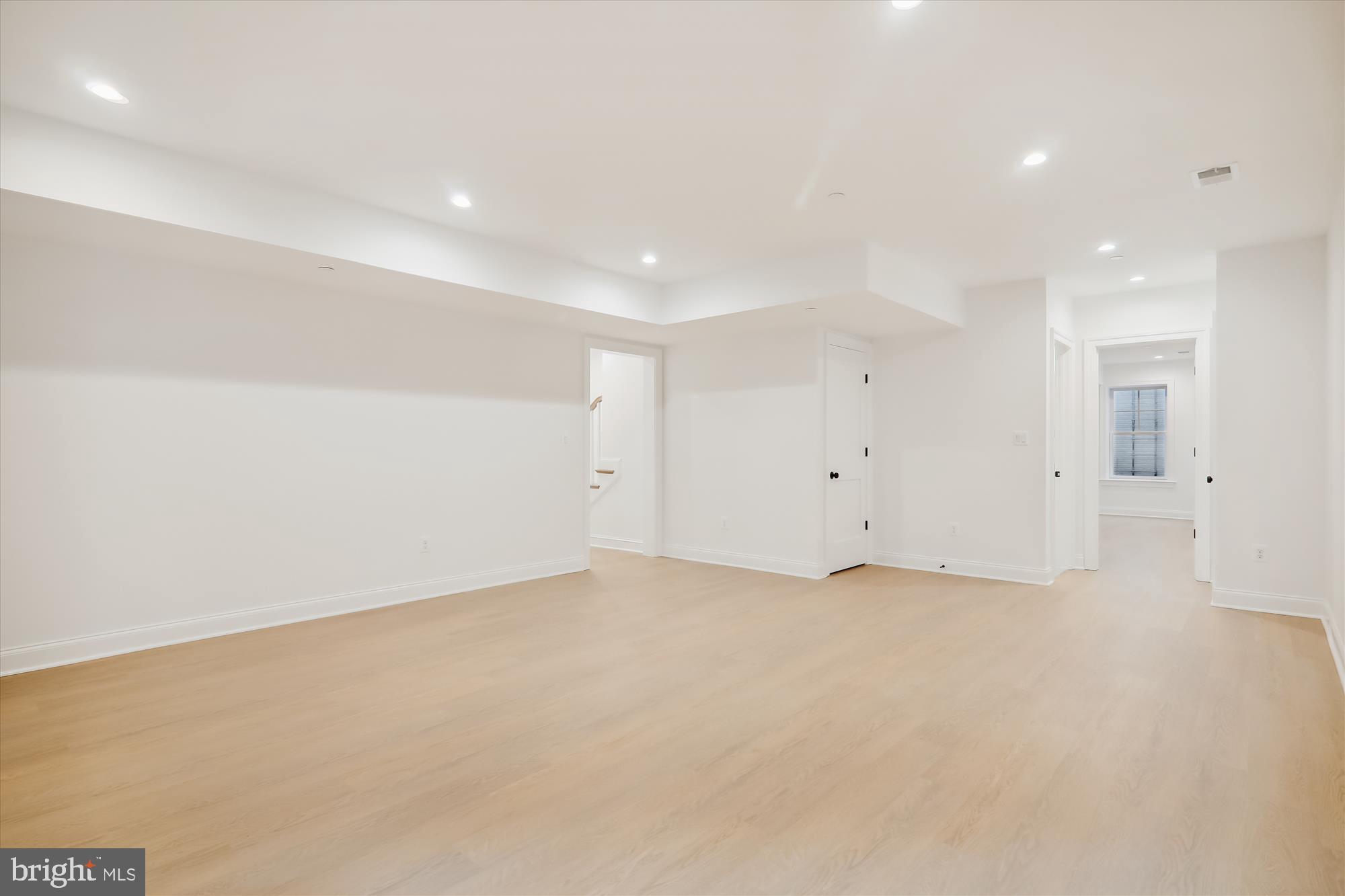 GLENBROOK KNOLLS - Residential