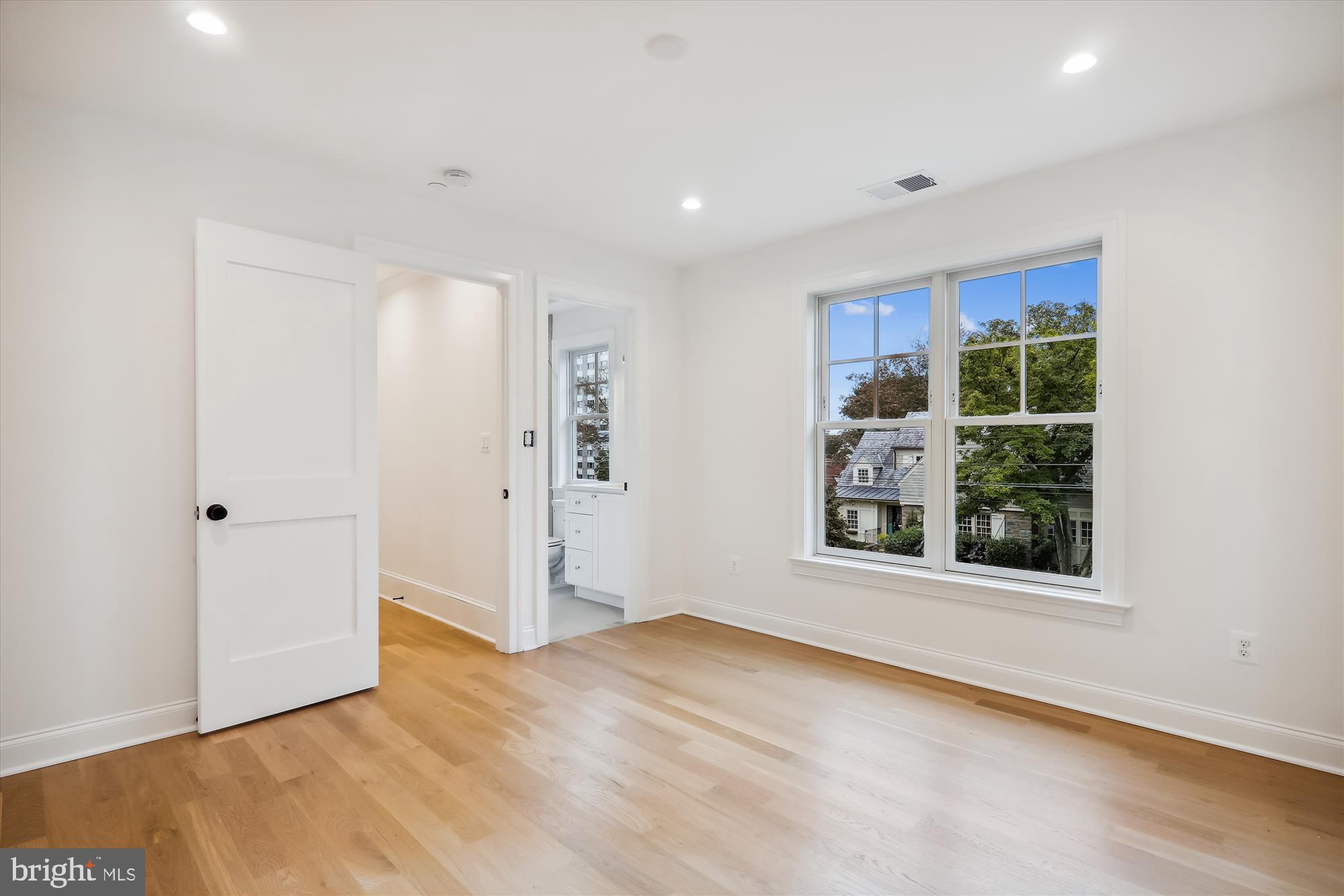 GLENBROOK KNOLLS - Residential