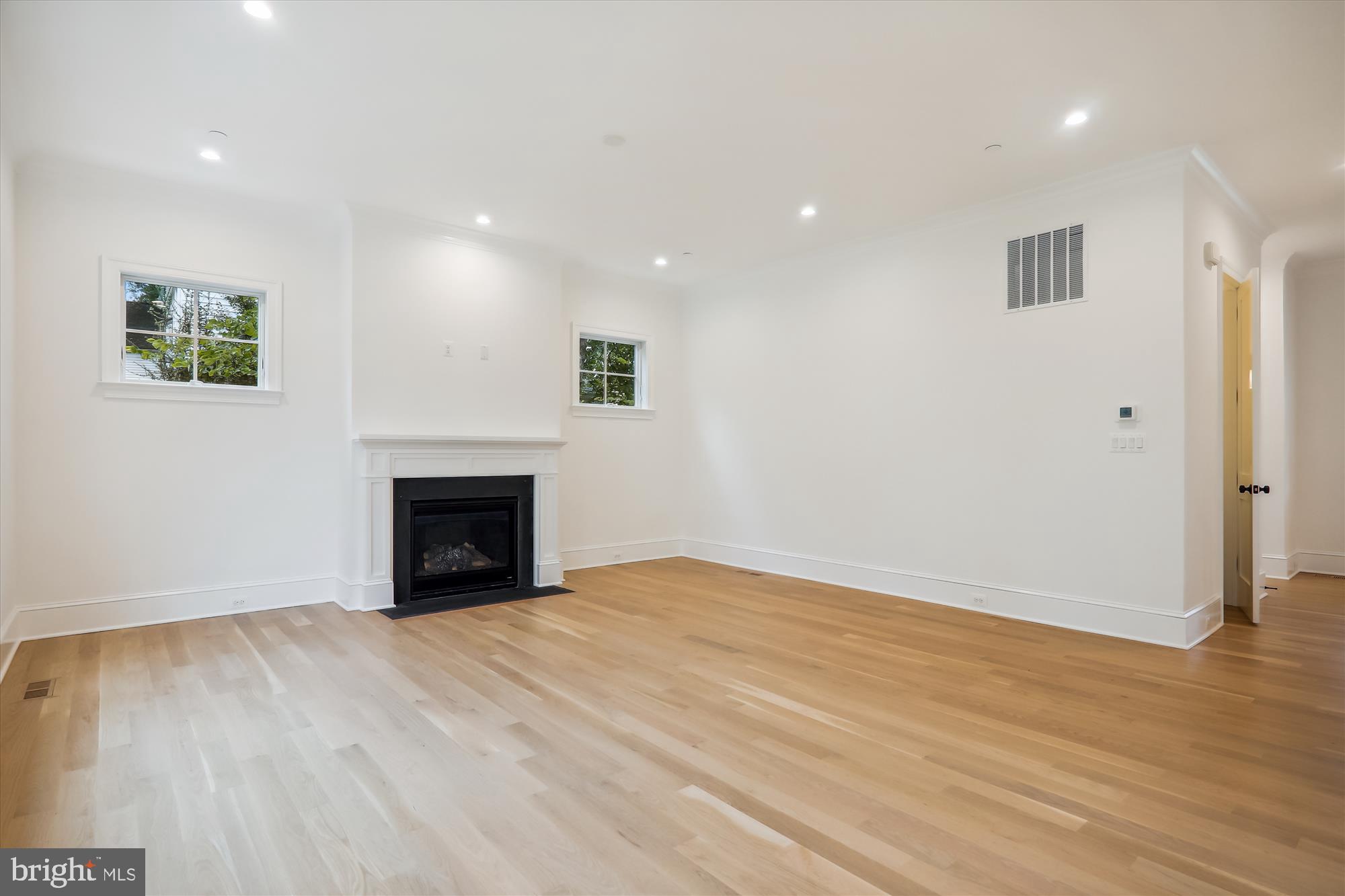 GLENBROOK KNOLLS - Residential