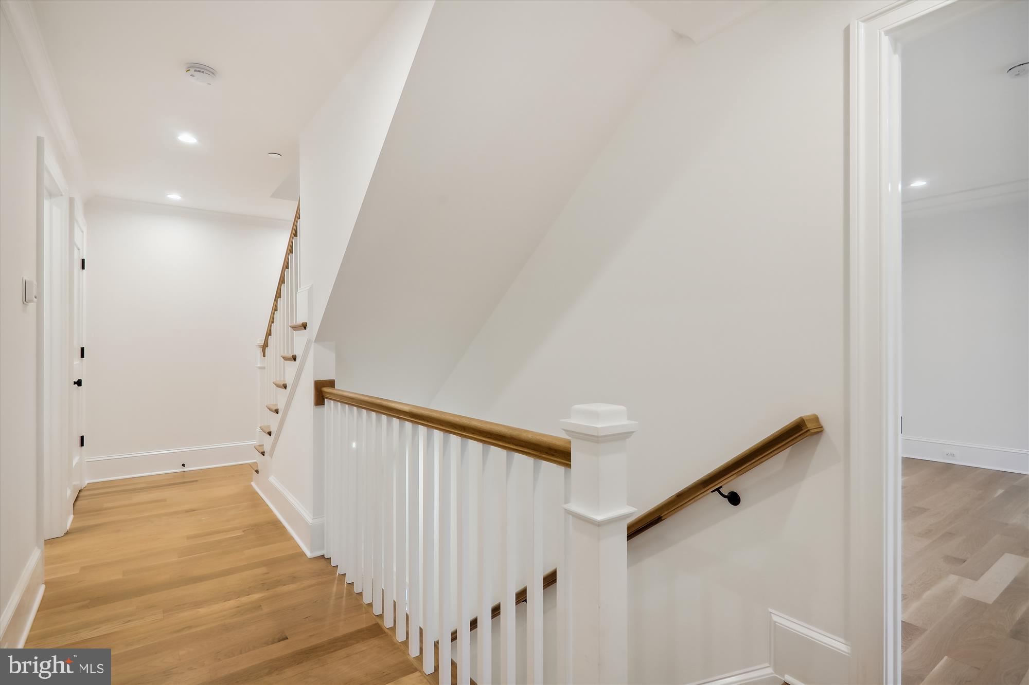 GLENBROOK KNOLLS - Residential