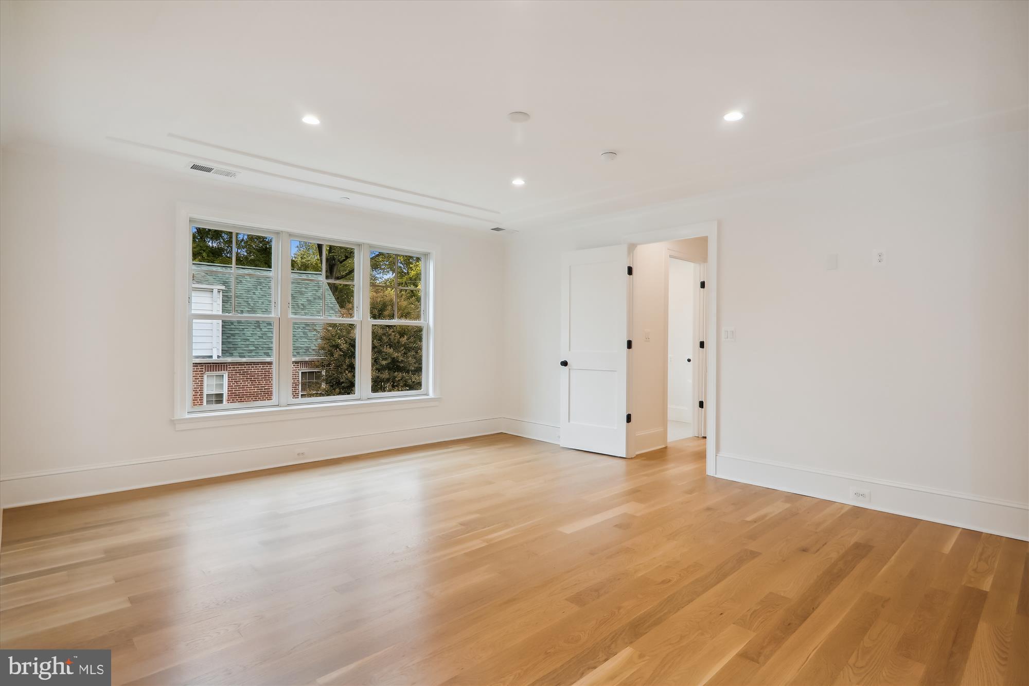 GLENBROOK KNOLLS - Residential