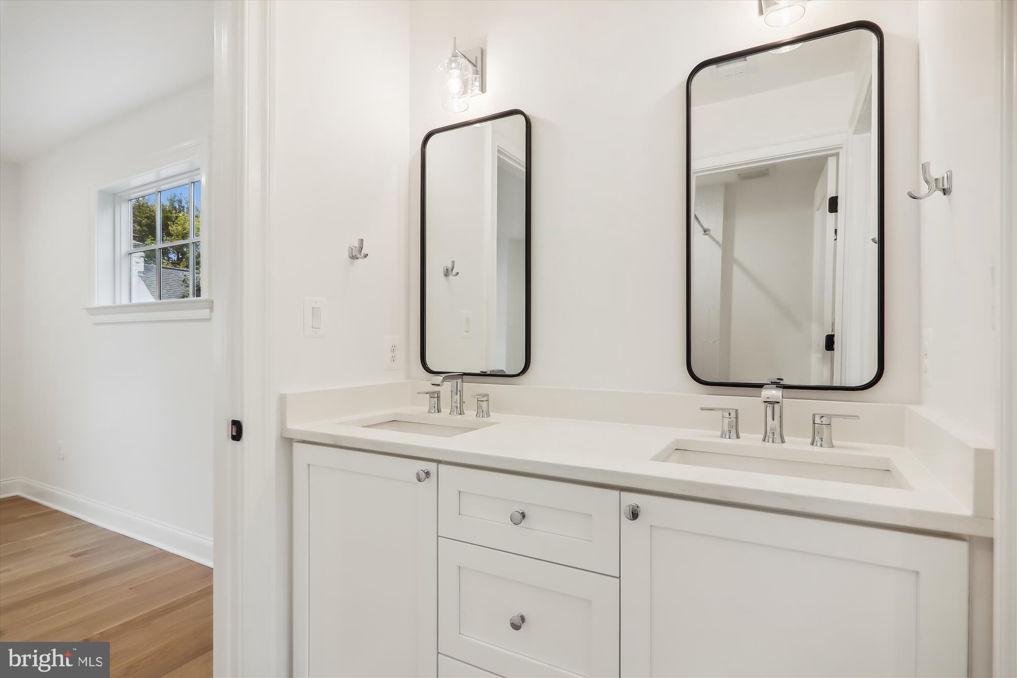 GLENBROOK KNOLLS - Residential