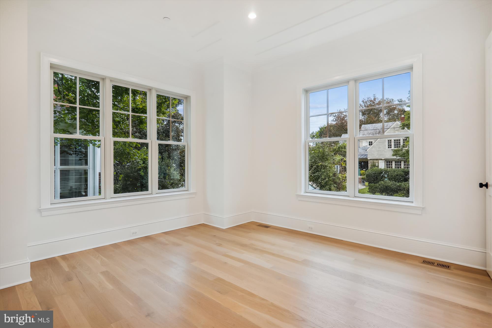 GLENBROOK KNOLLS - Residential