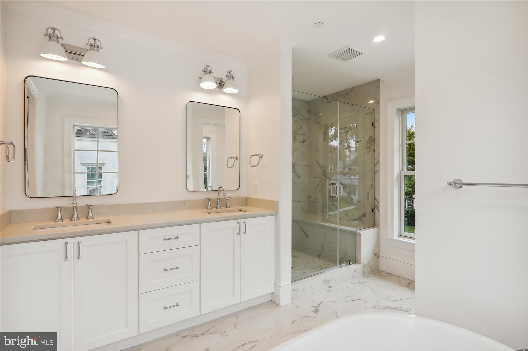 GLENBROOK KNOLLS - Residential