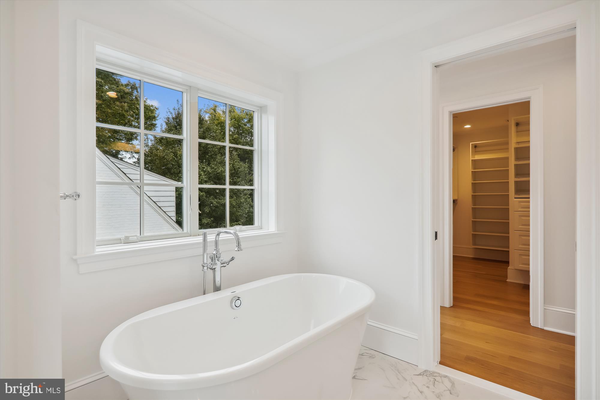 GLENBROOK KNOLLS - Residential