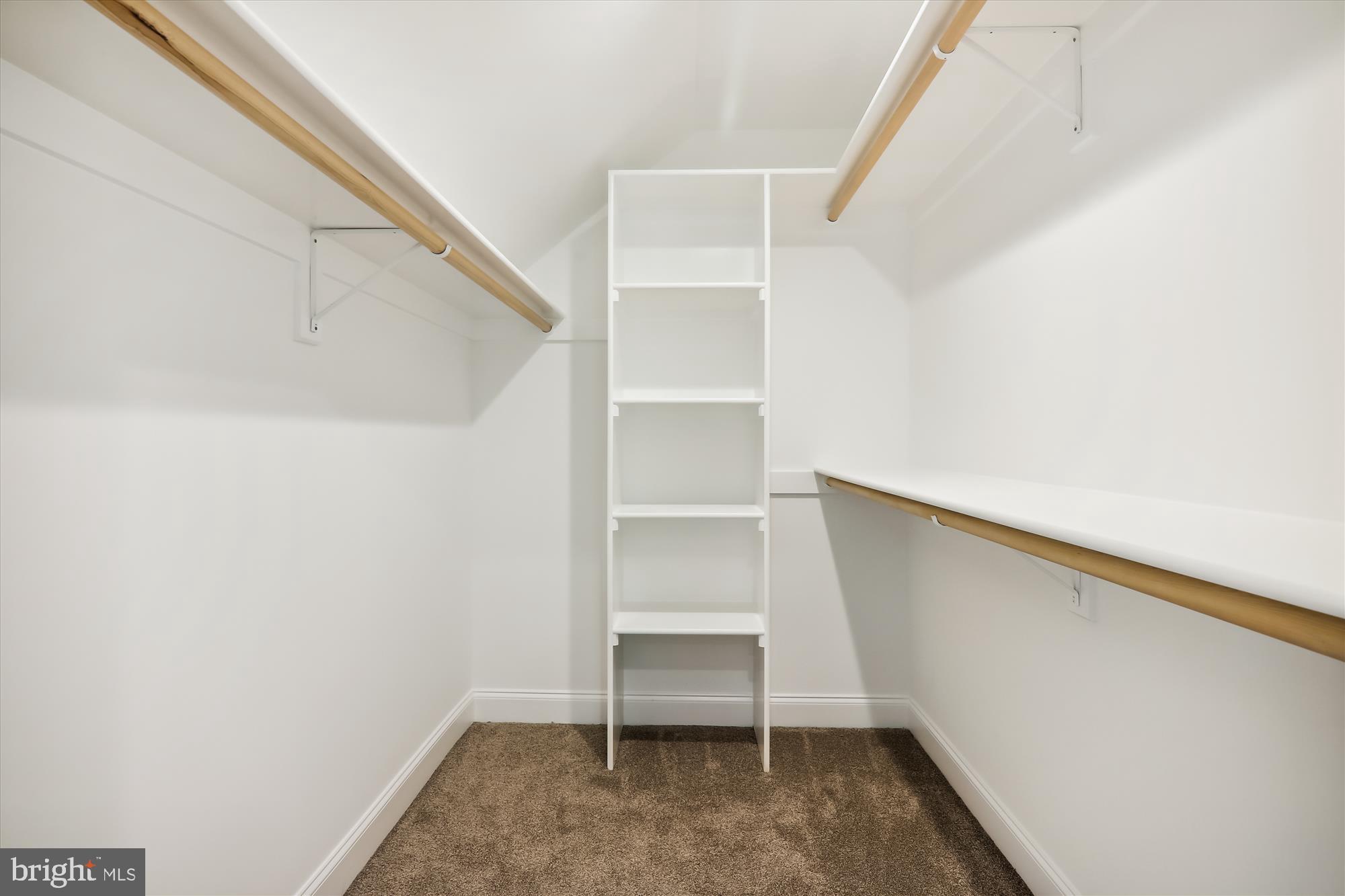 GLENBROOK KNOLLS - Residential