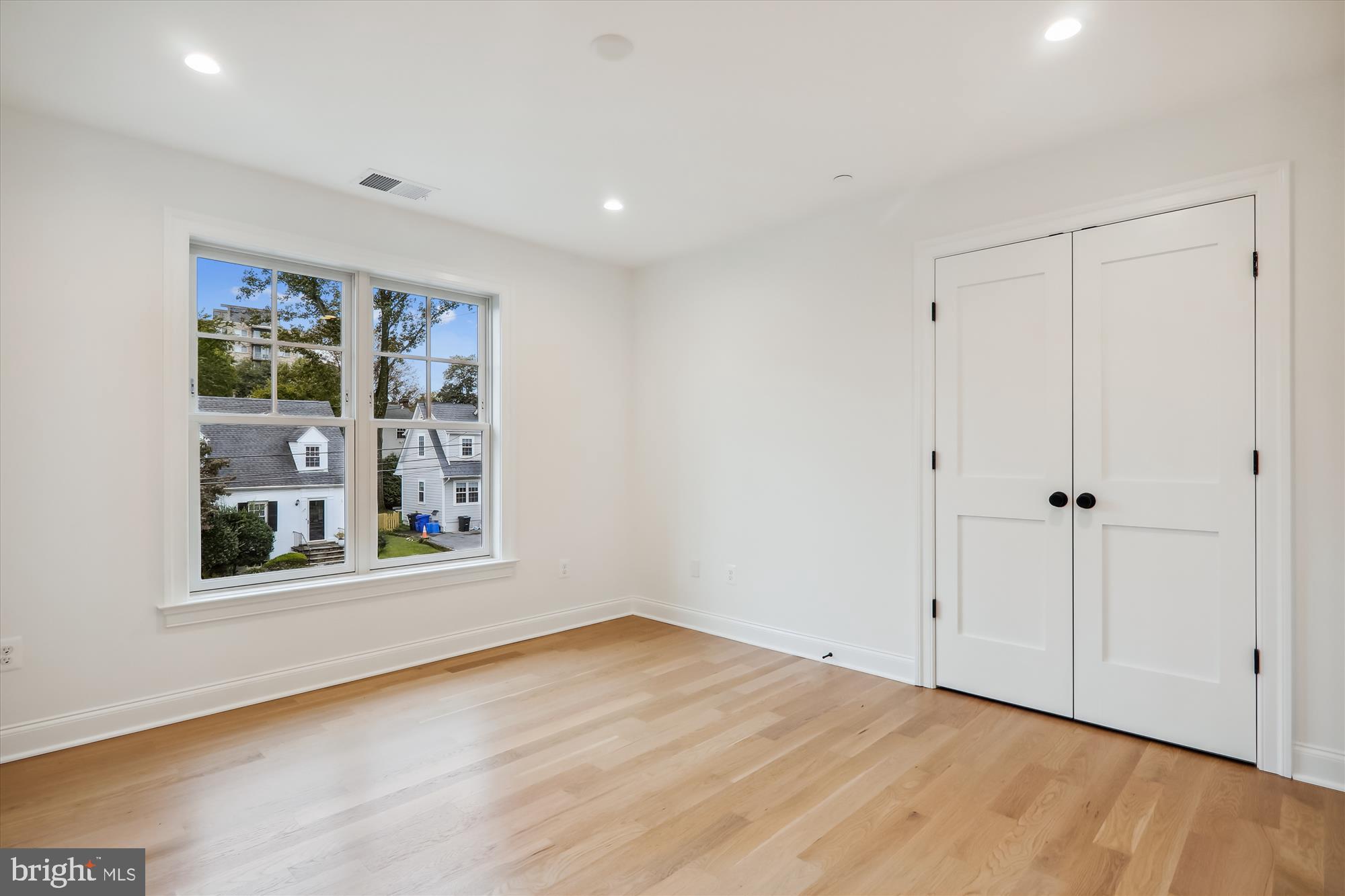 GLENBROOK KNOLLS - Residential