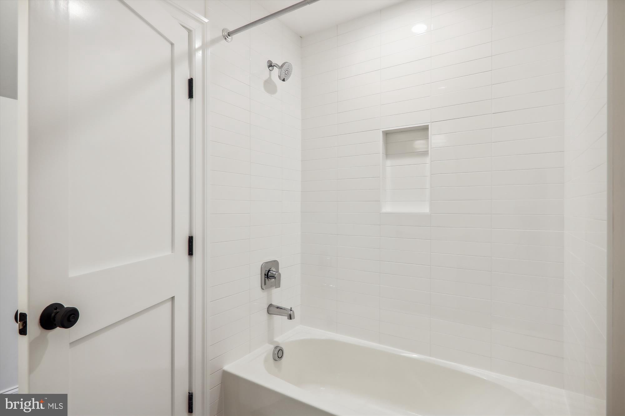 GLENBROOK KNOLLS - Residential