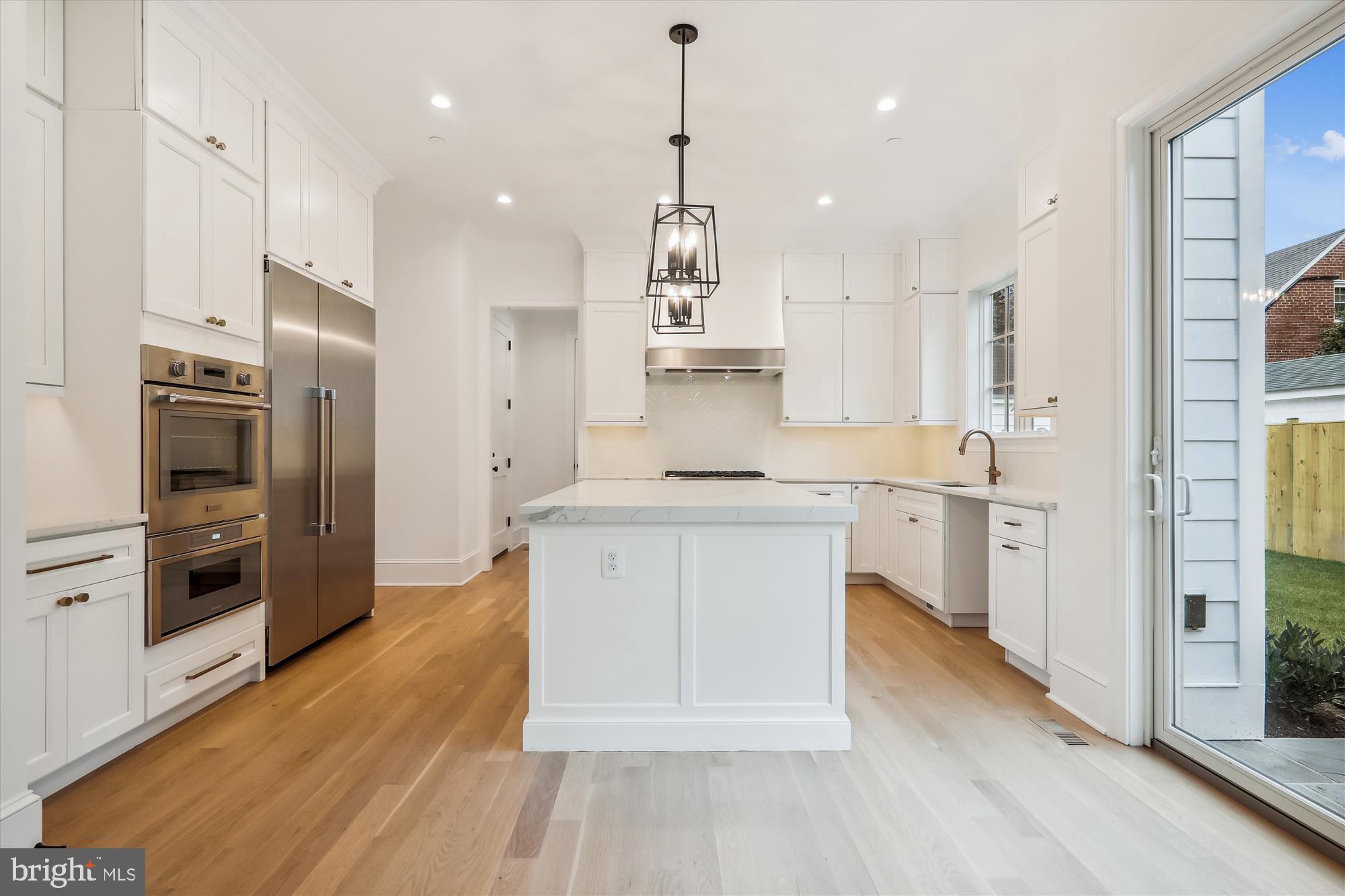 GLENBROOK KNOLLS - Residential