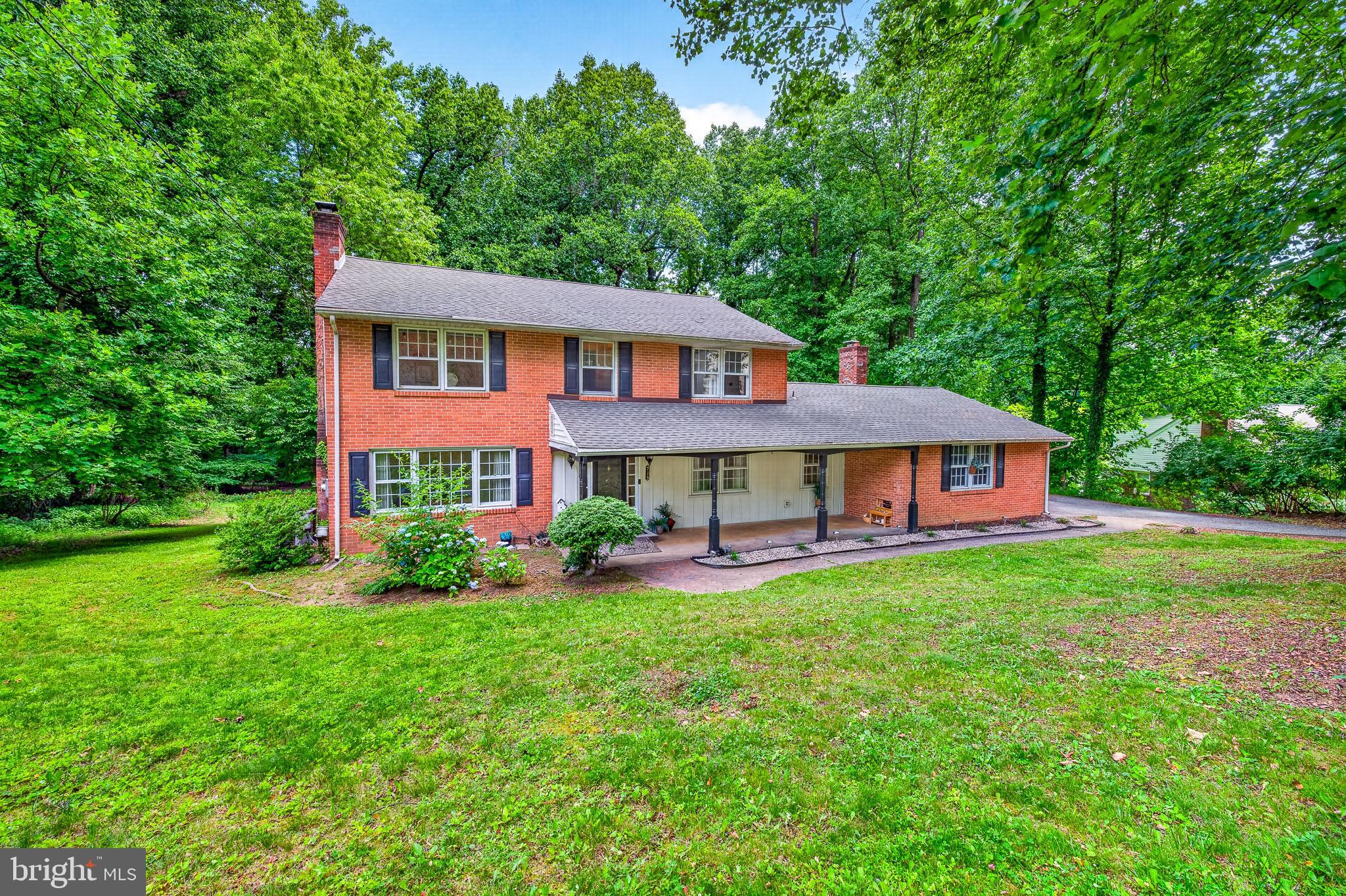 715 AMBLESIDE DRIVE