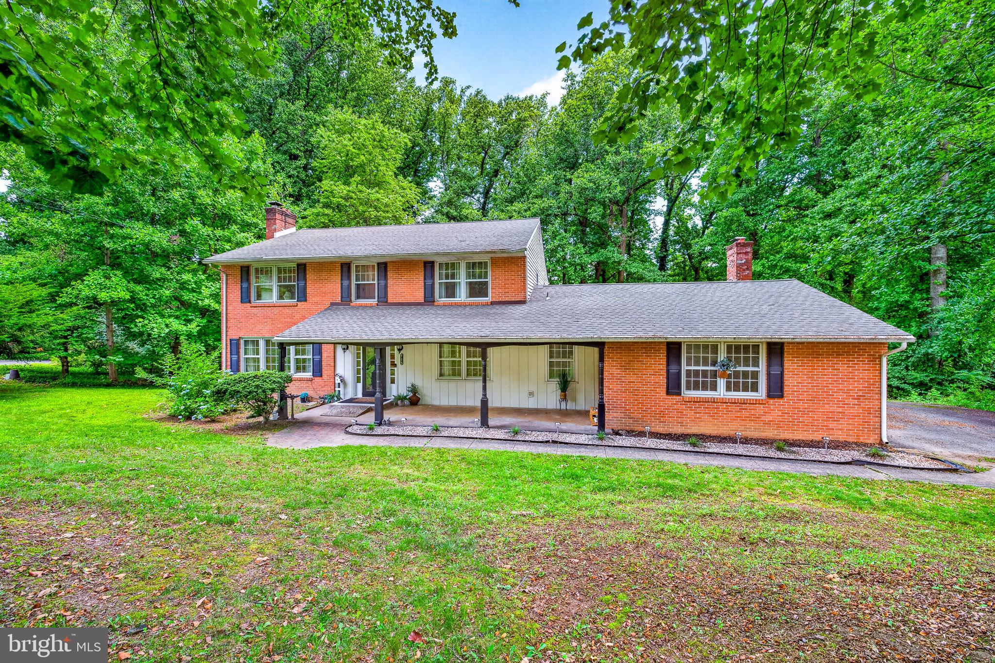 715 AMBLESIDE DRIVE