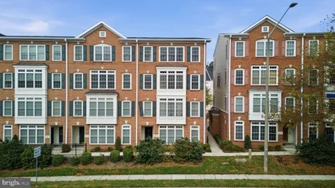 4679 Eggleston Terrace Unit 242, Fairfax, VA 22030 - #: VAFX2342940