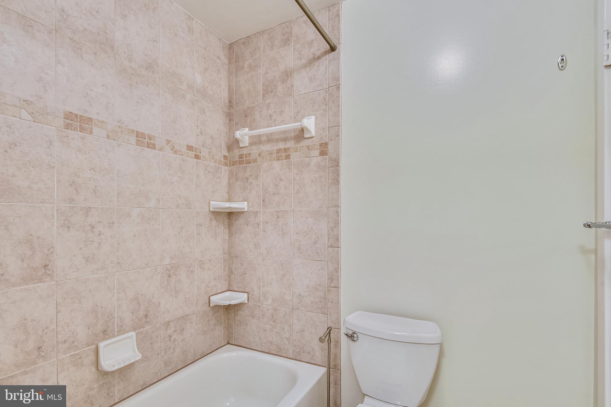 BRENTON/DEL RAY - Residential Lease