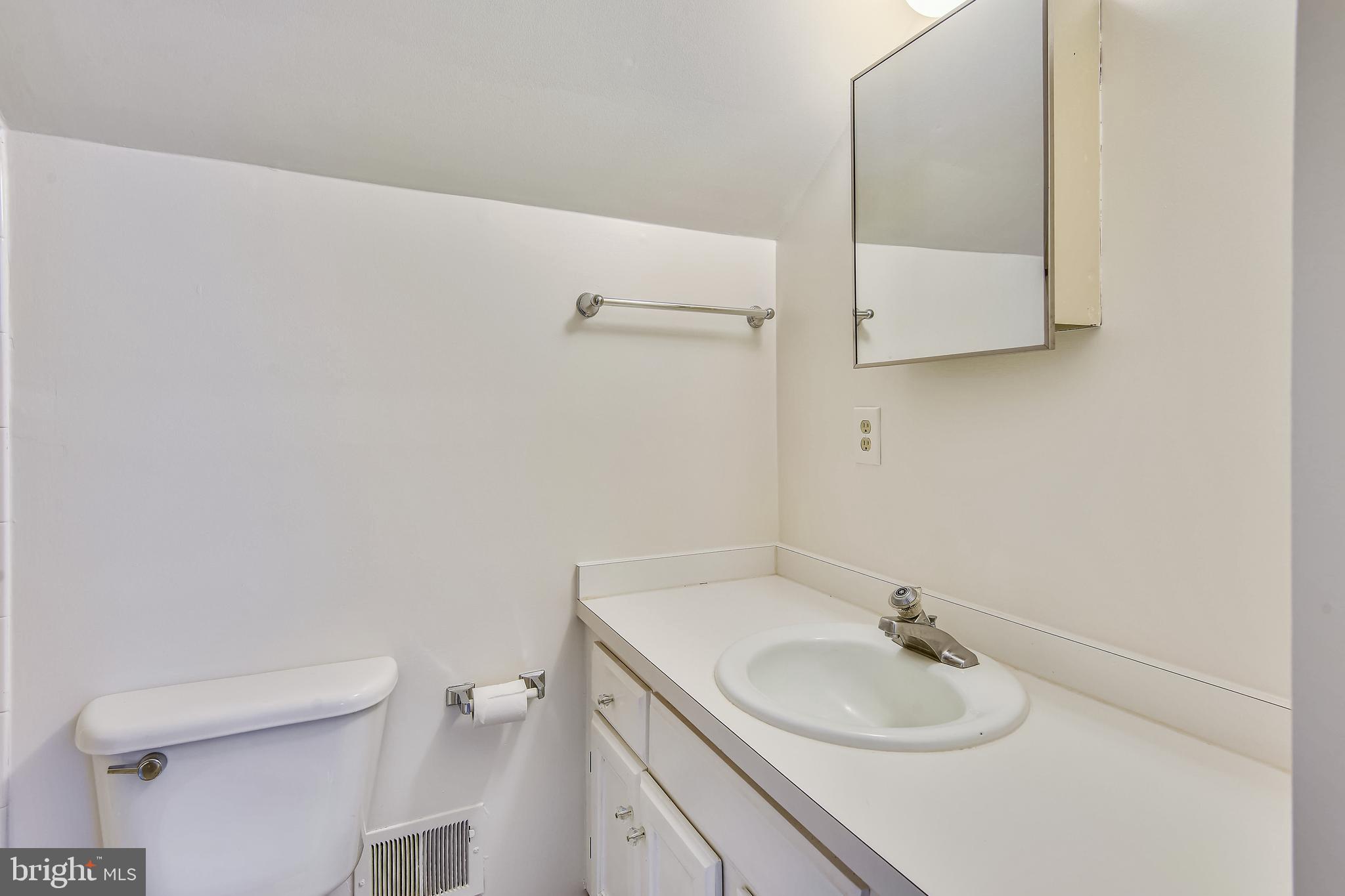 BRENTON/DEL RAY - Residential Lease