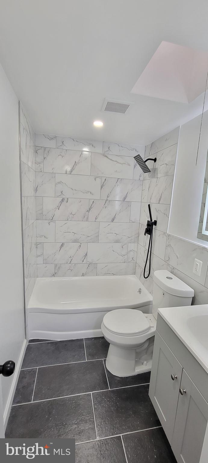 MERRITT HOMES - Residential Lease