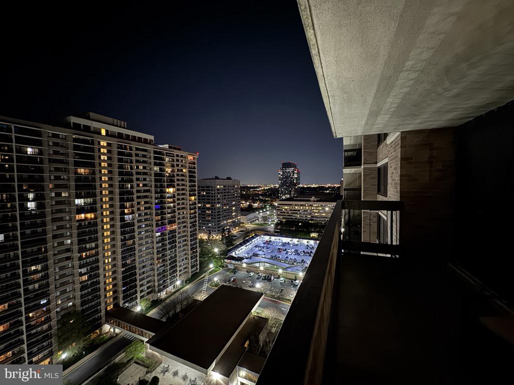 SKYLINE SQUARE CONDO - Residential