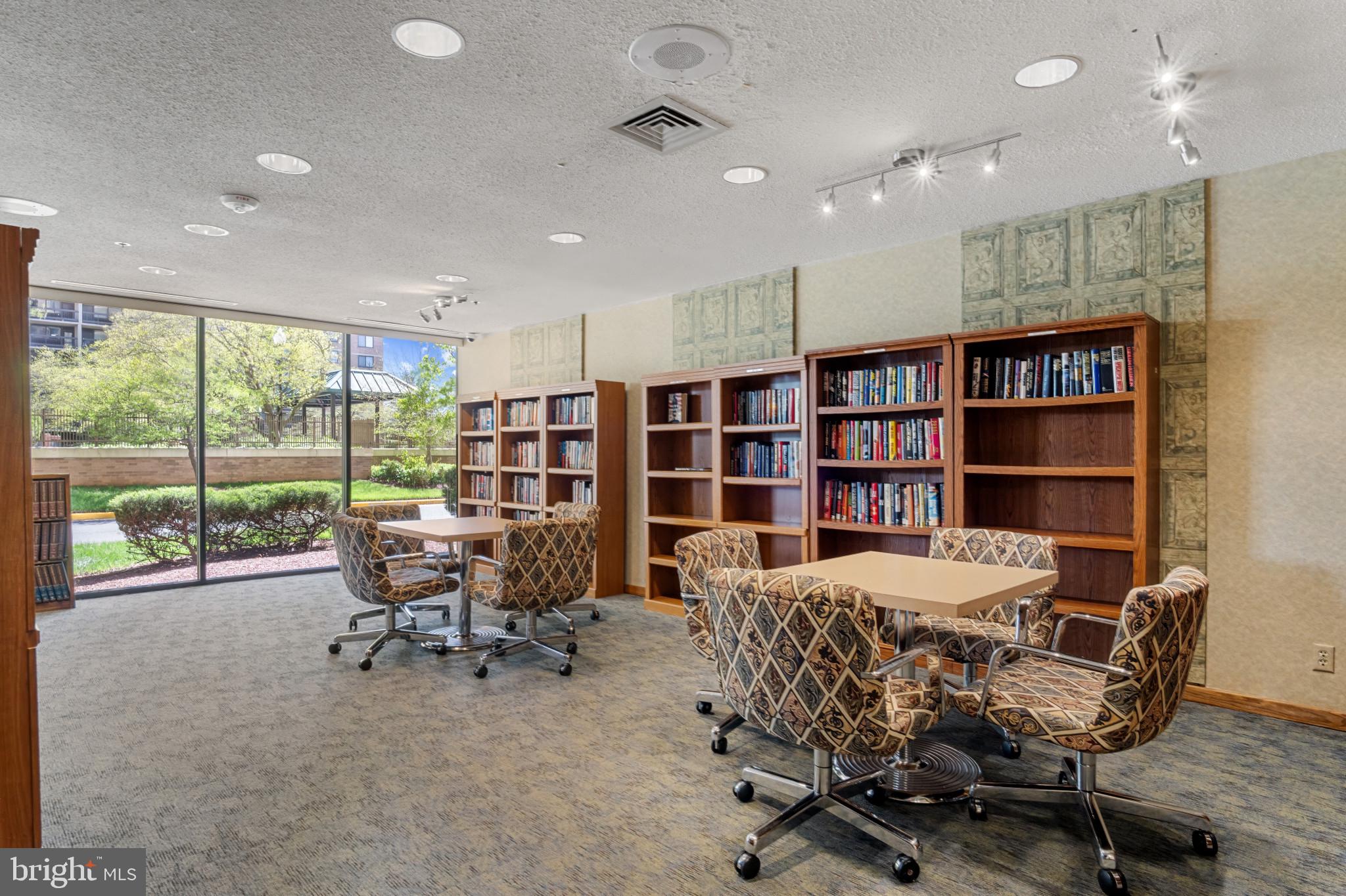 SKYLINE SQUARE CONDO - Residential