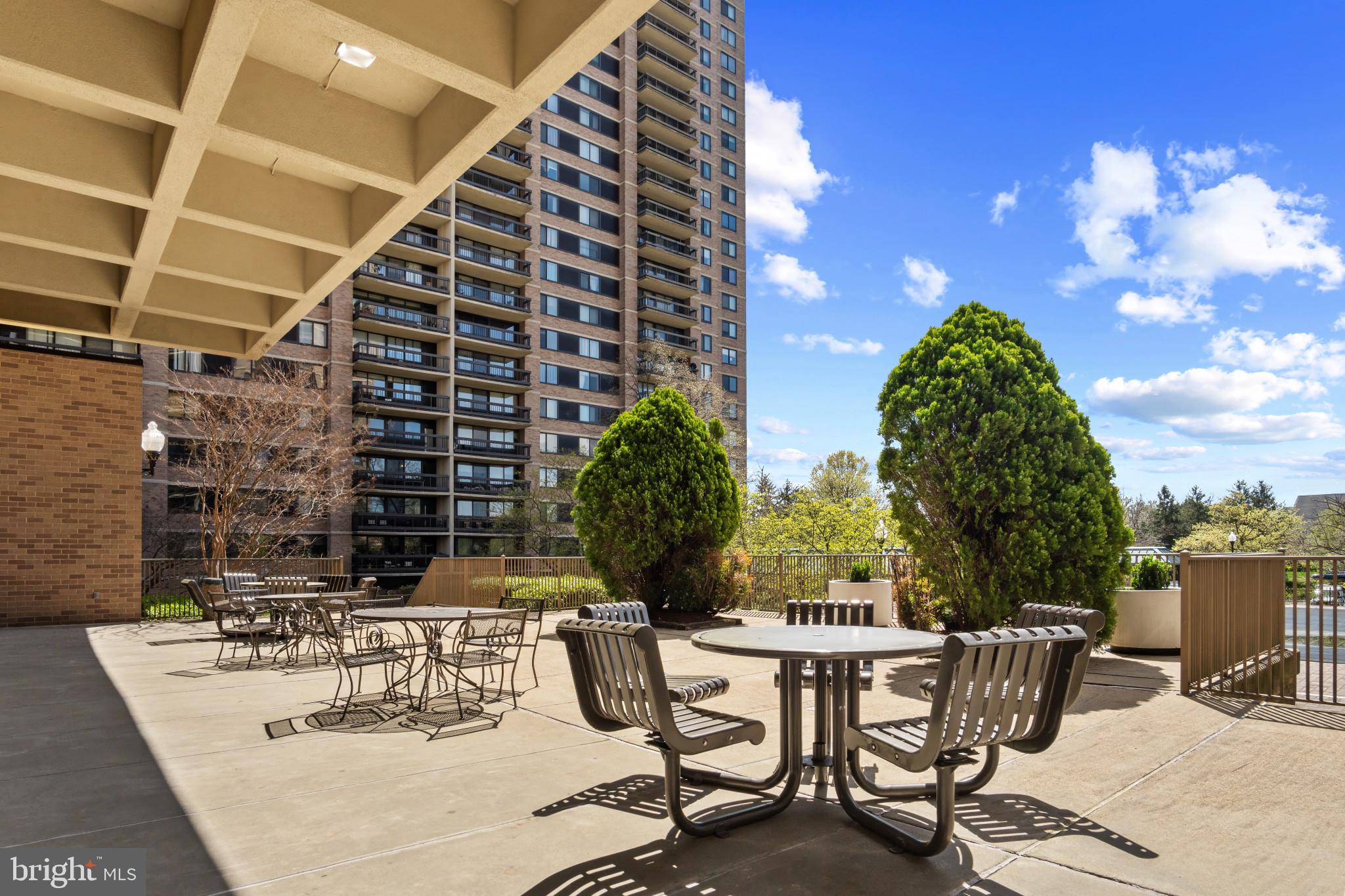 SKYLINE SQUARE CONDO - Residential