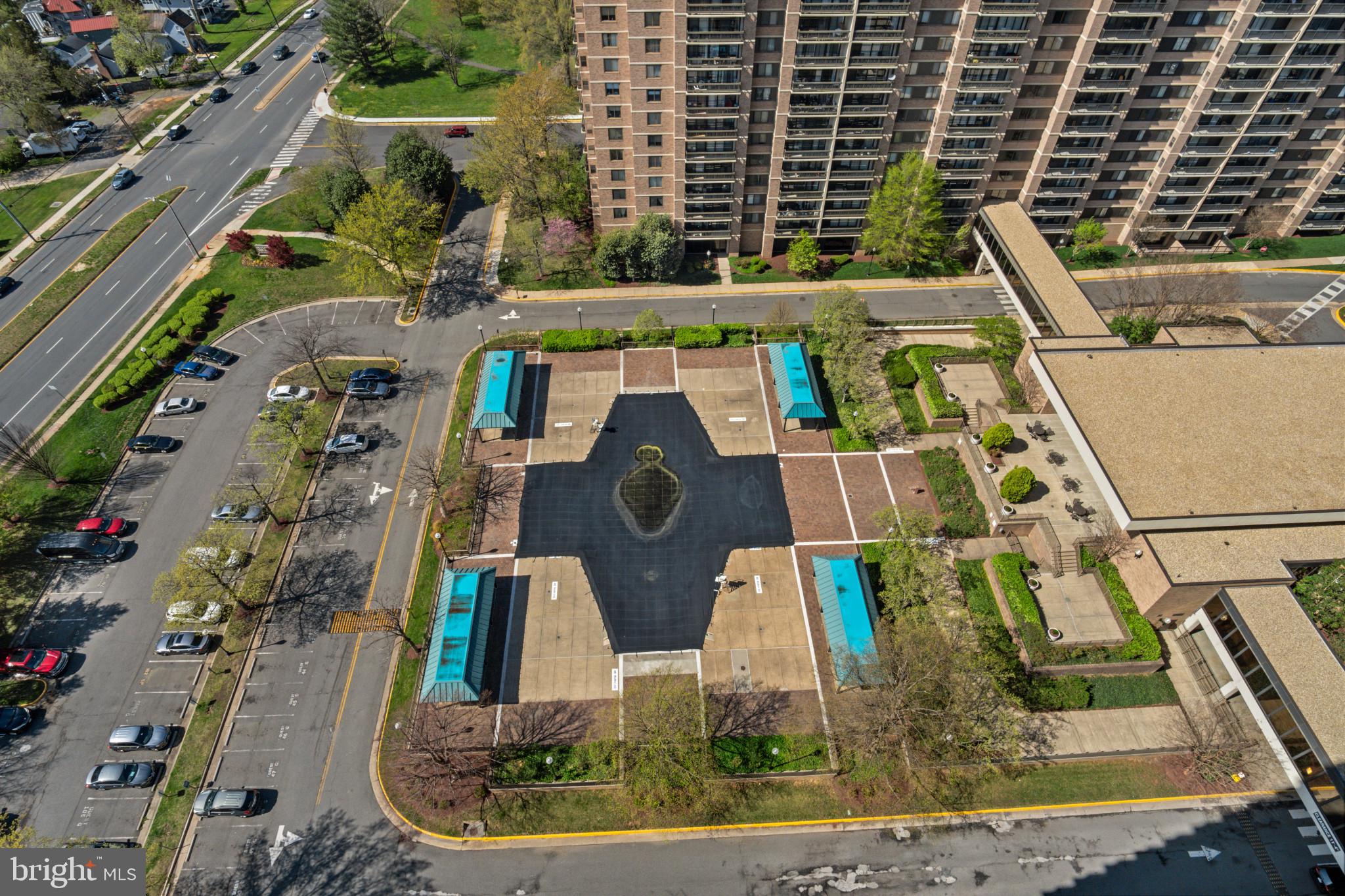 SKYLINE SQUARE CONDO - Residential