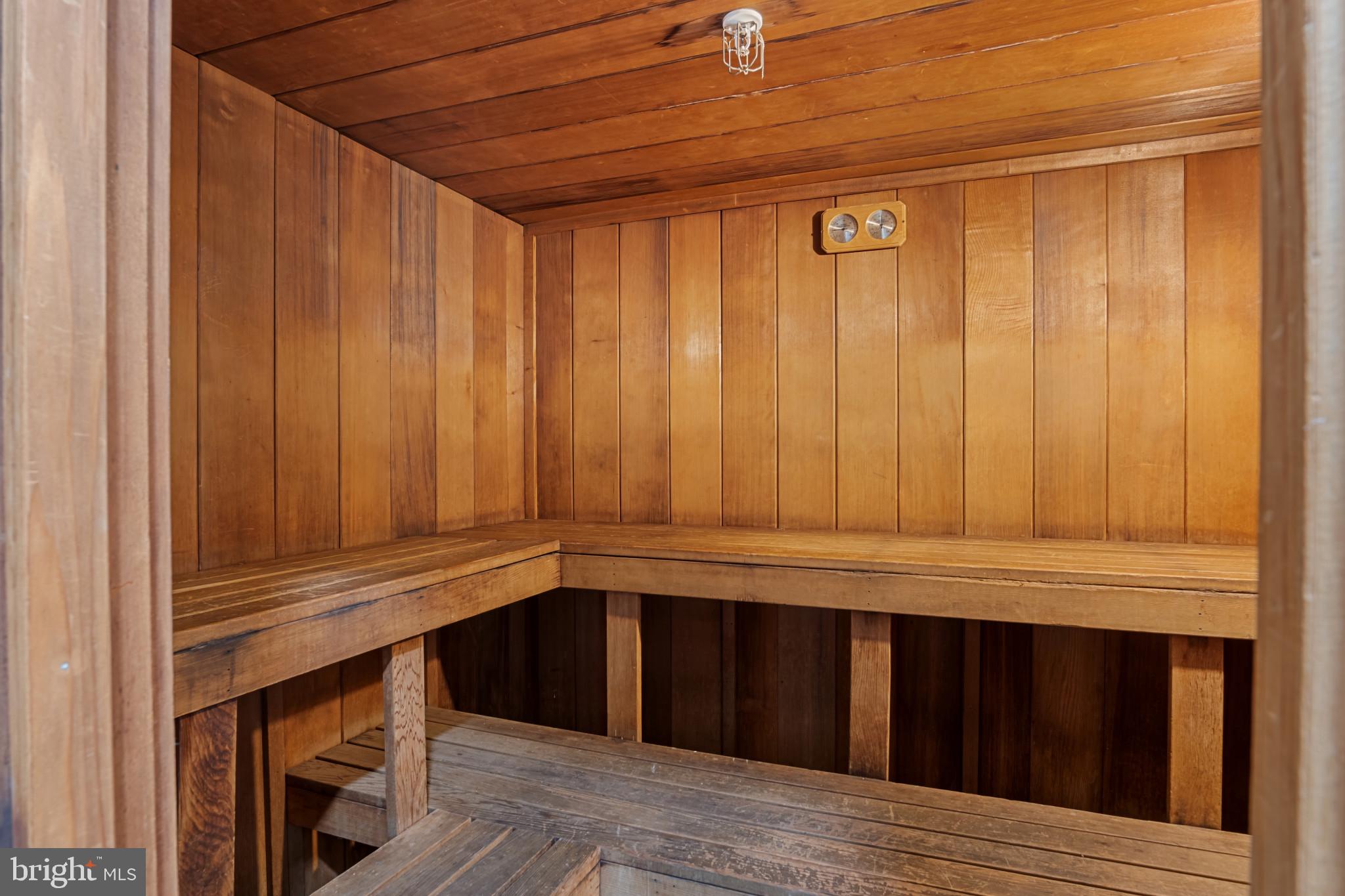 SKYLINE SQUARE CONDO - Residential