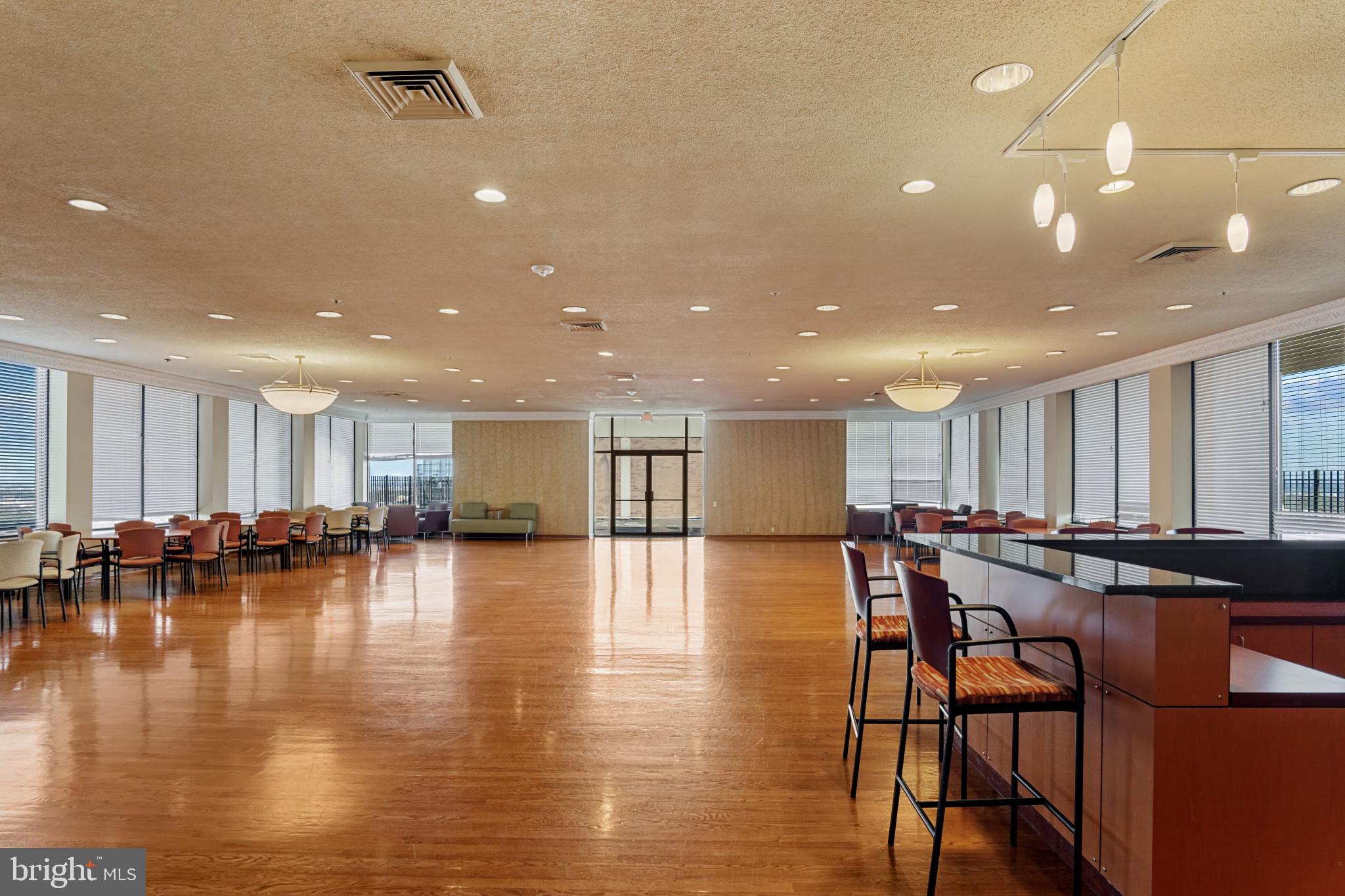 SKYLINE SQUARE CONDO - Residential