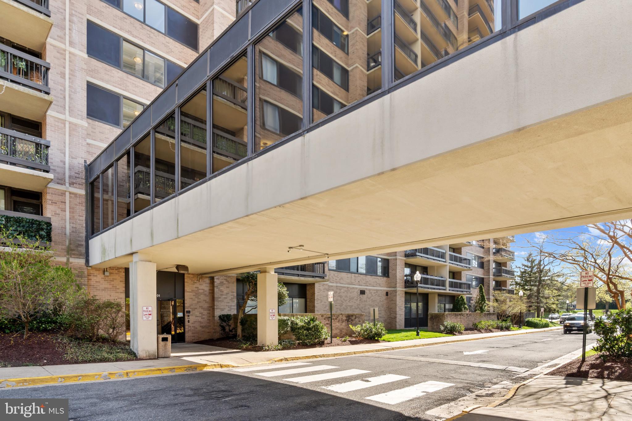 SKYLINE SQUARE CONDO - Residential