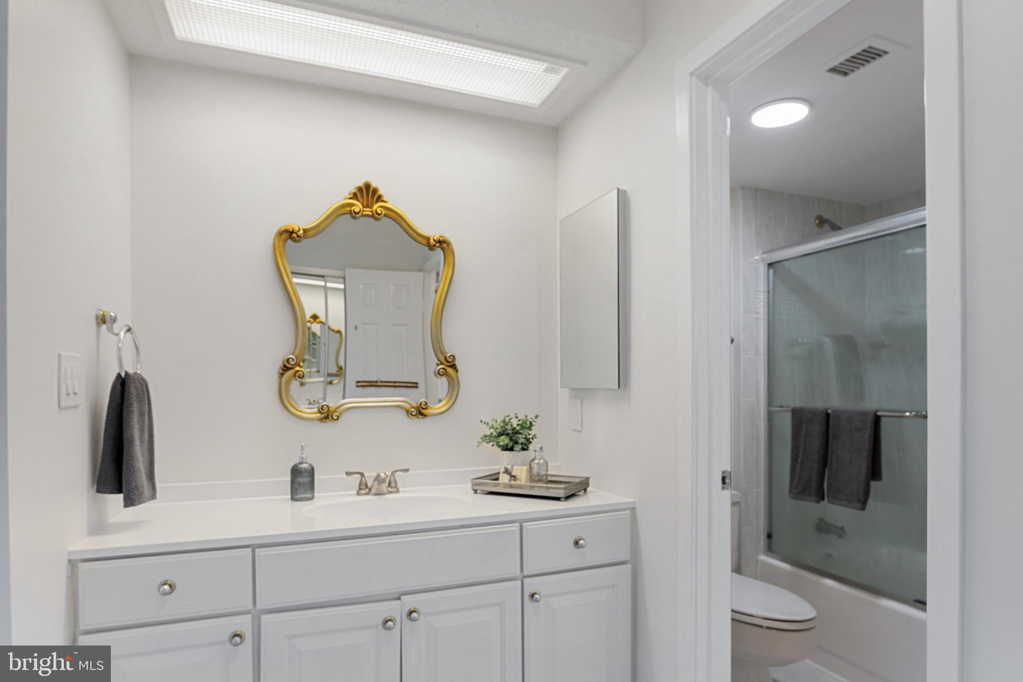 SKYLINE SQUARE CONDO - Residential