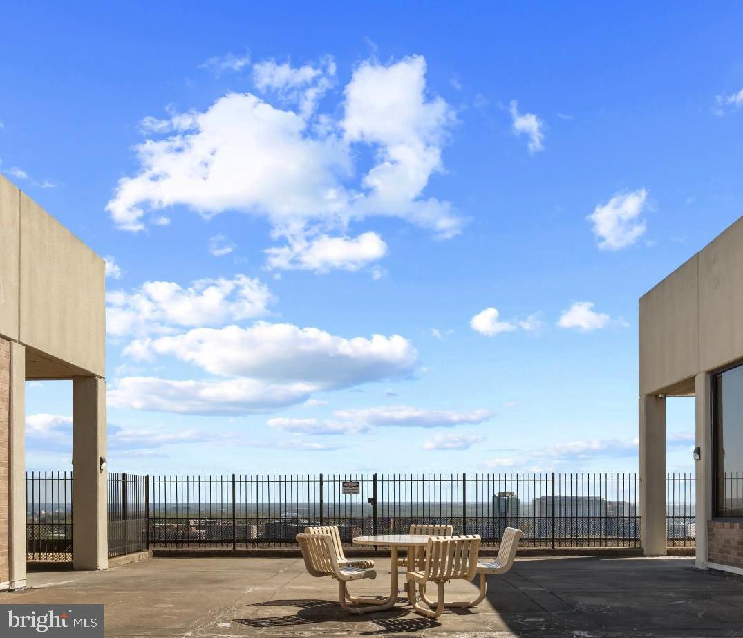 SKYLINE SQUARE CONDO - Residential