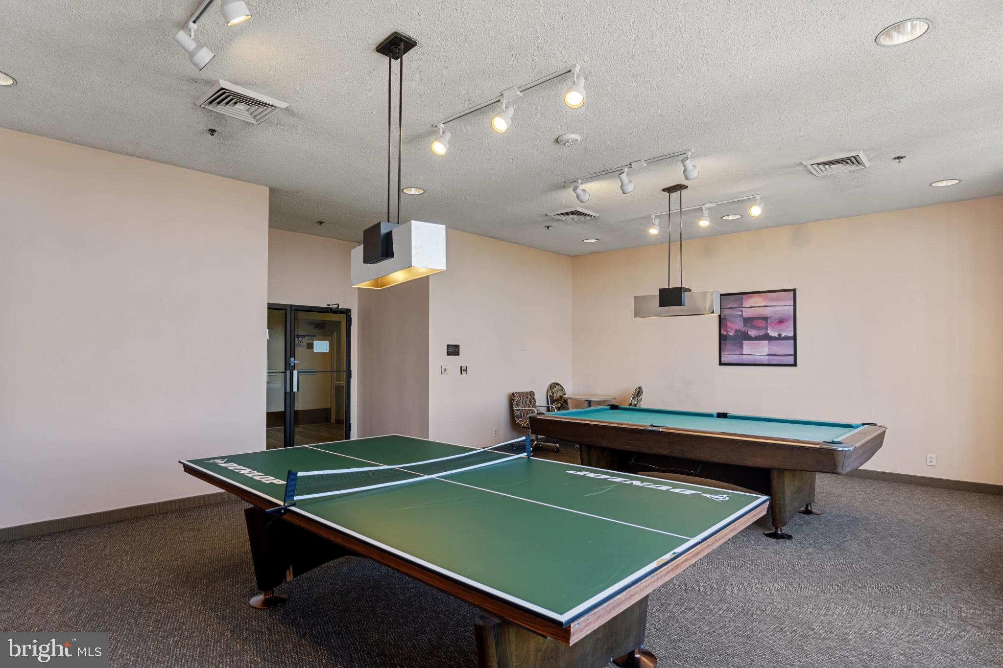 SKYLINE SQUARE CONDO - Residential