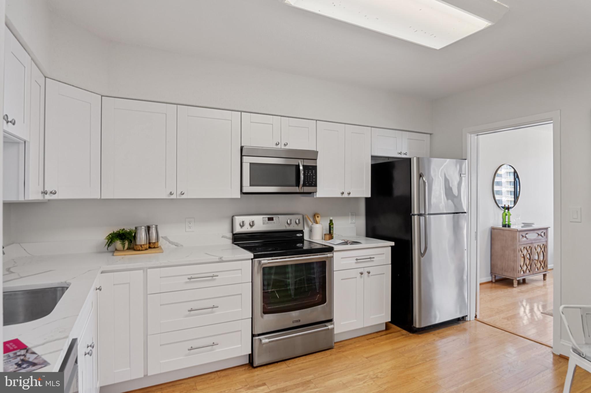 SKYLINE SQUARE CONDO - Residential