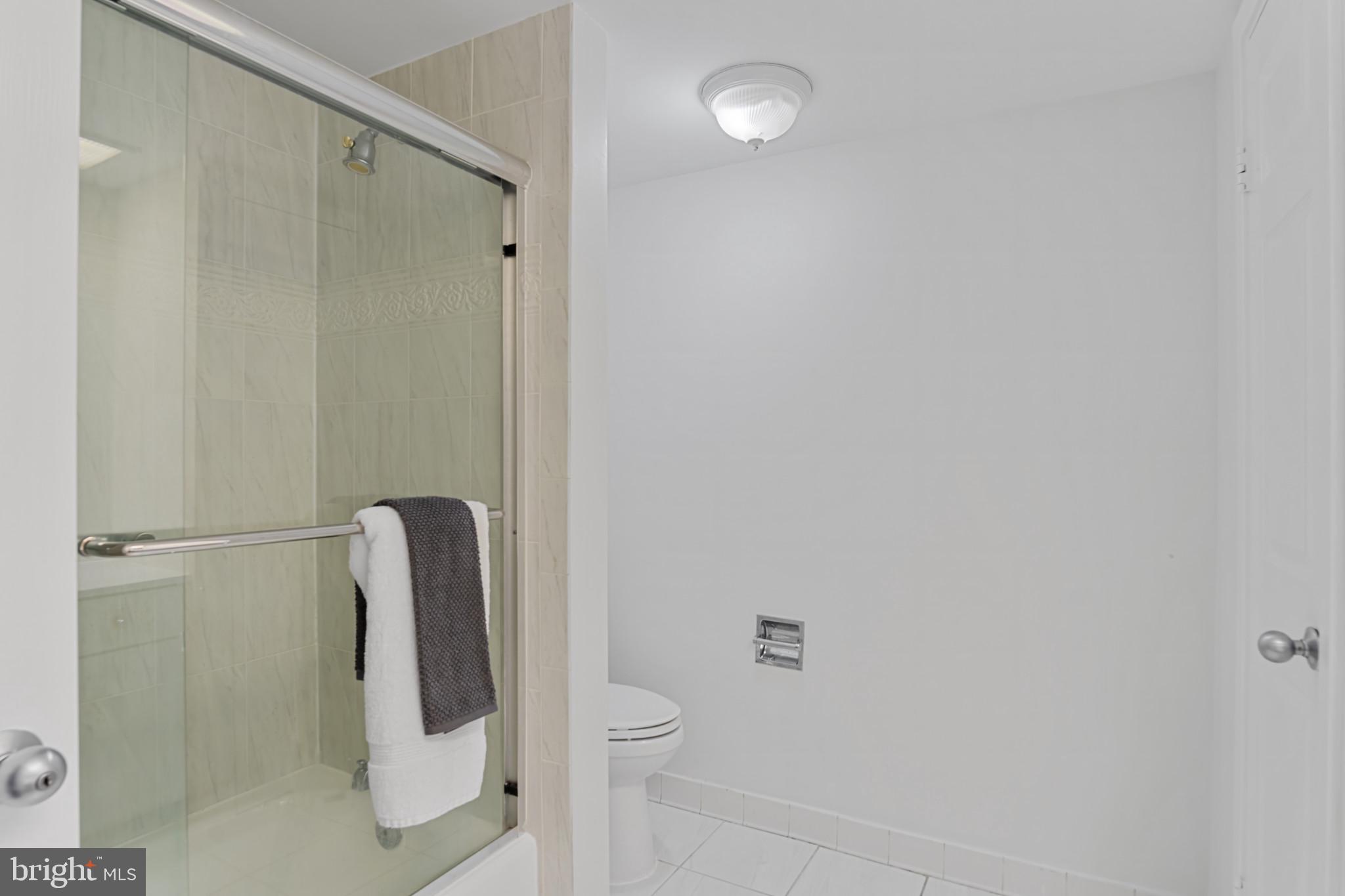 SKYLINE SQUARE CONDO - Residential