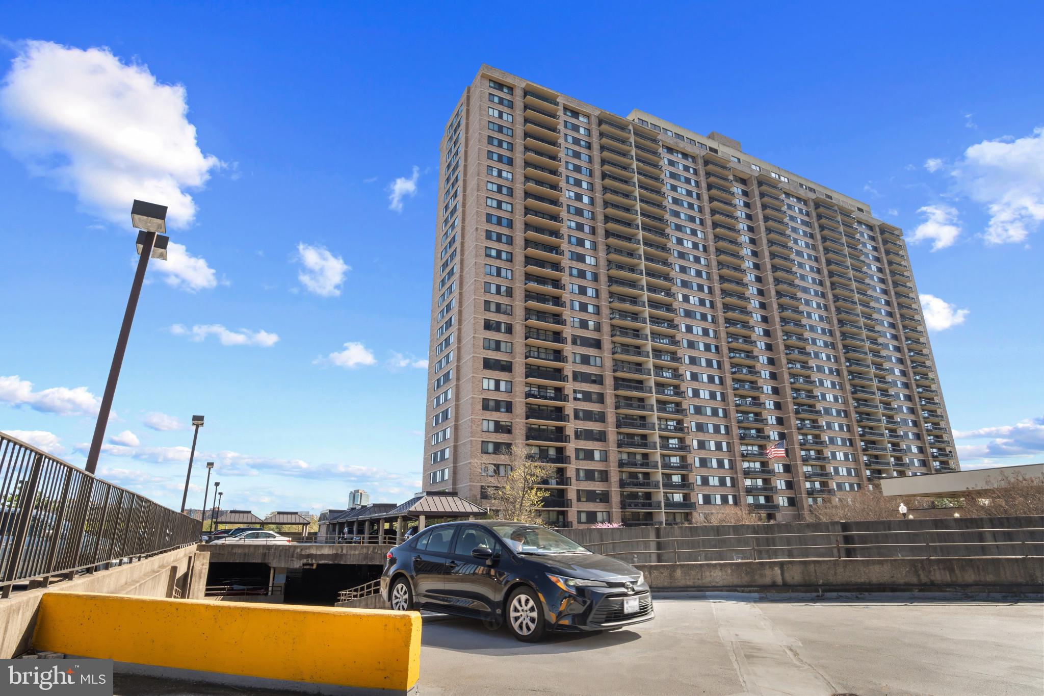 SKYLINE SQUARE CONDO - Residential