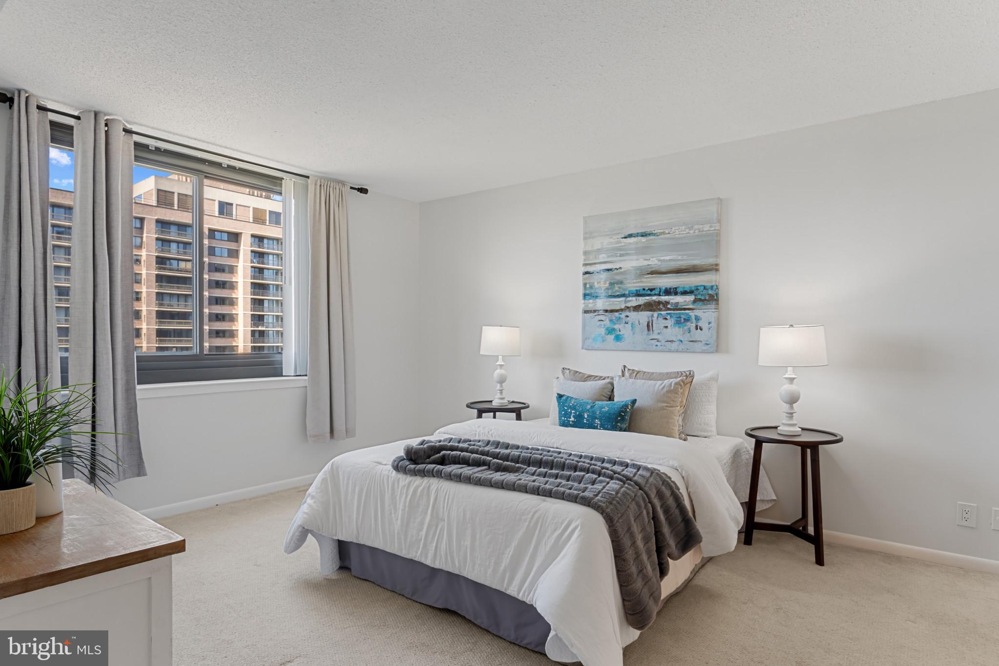 SKYLINE SQUARE CONDO - Residential