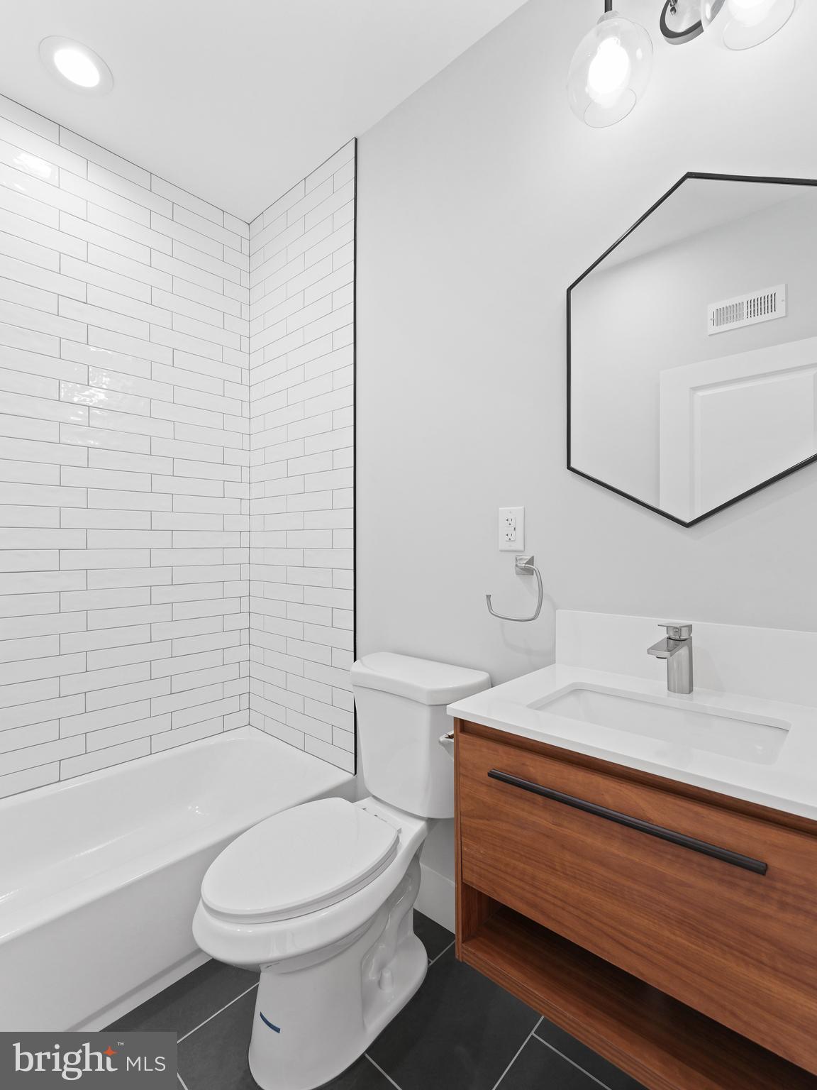 OVERBROOK - Residential Lease