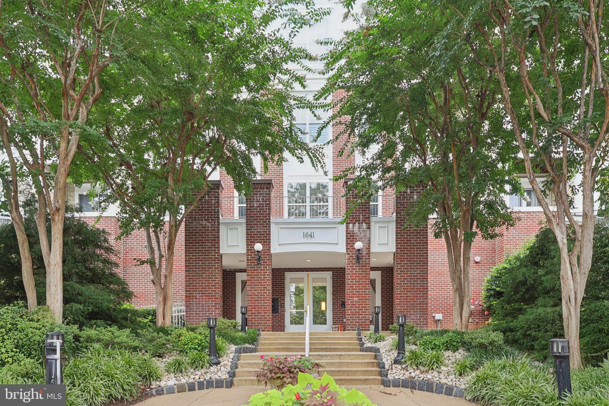 LILLIAN COURT AT TYSONS - Residential