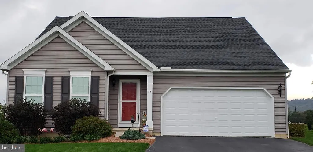 13 Exeter Lane, Lewistown, PA 17044
