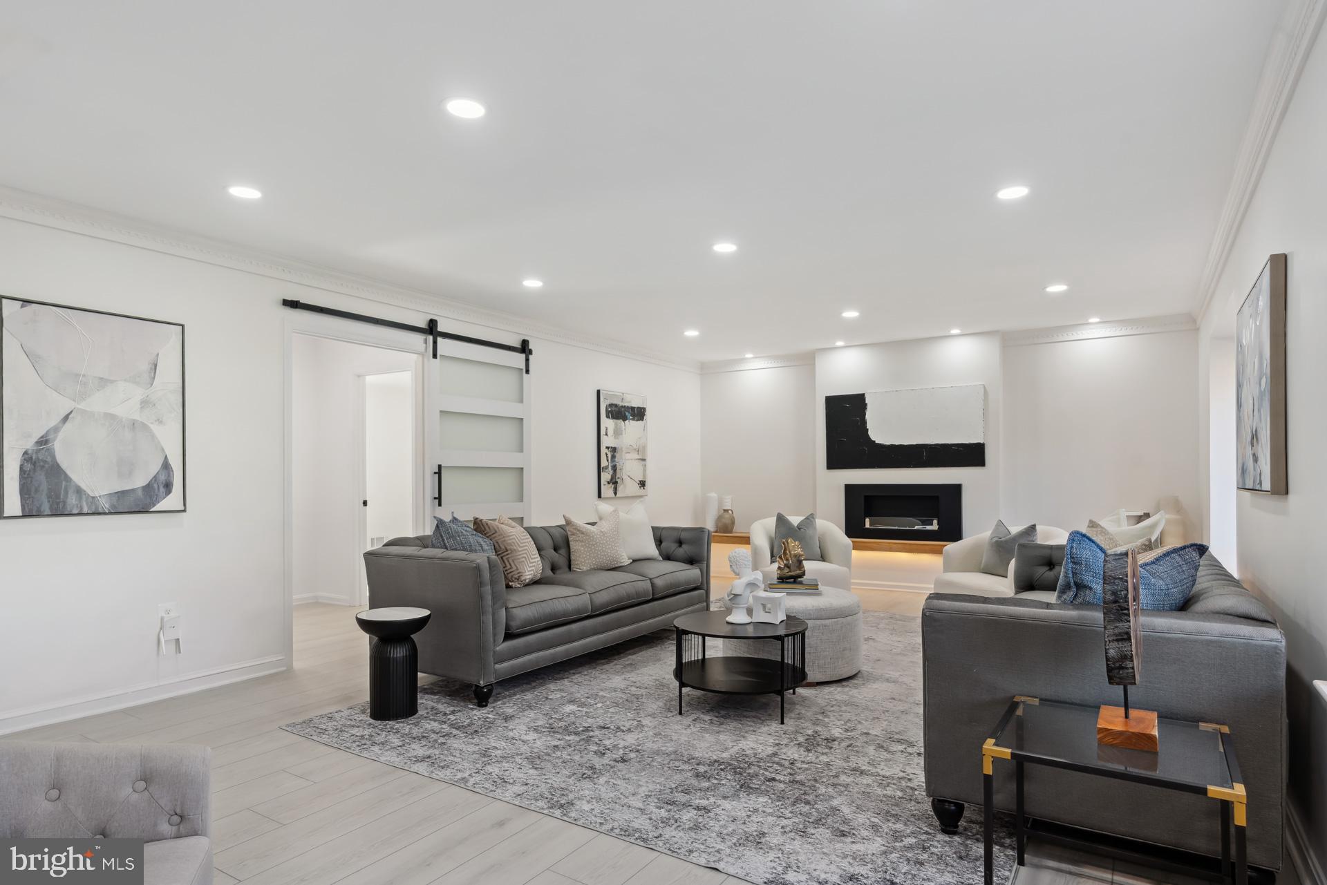 FAWSETT FARMS MANOR - Residential