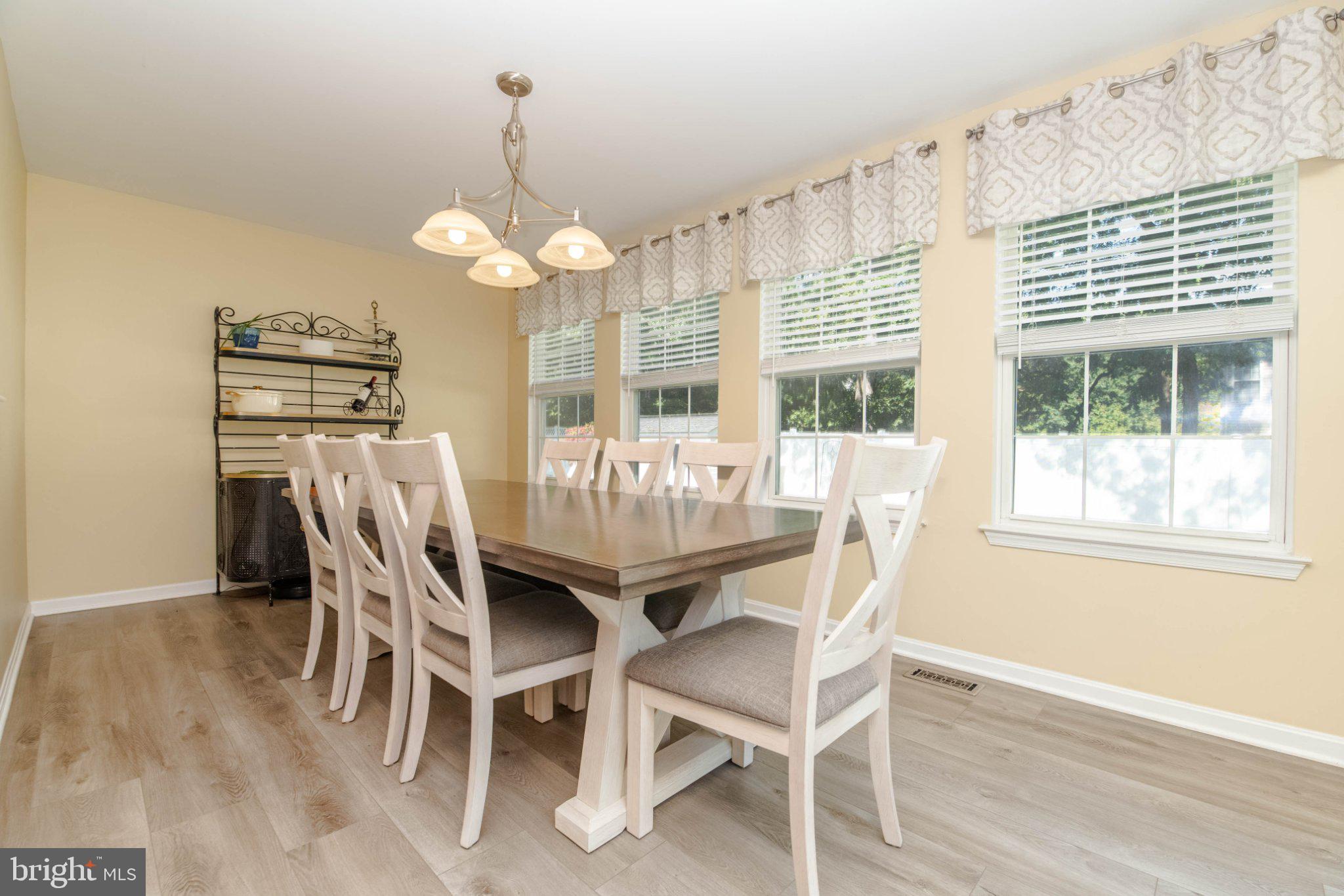 5526 EDWIN COURT