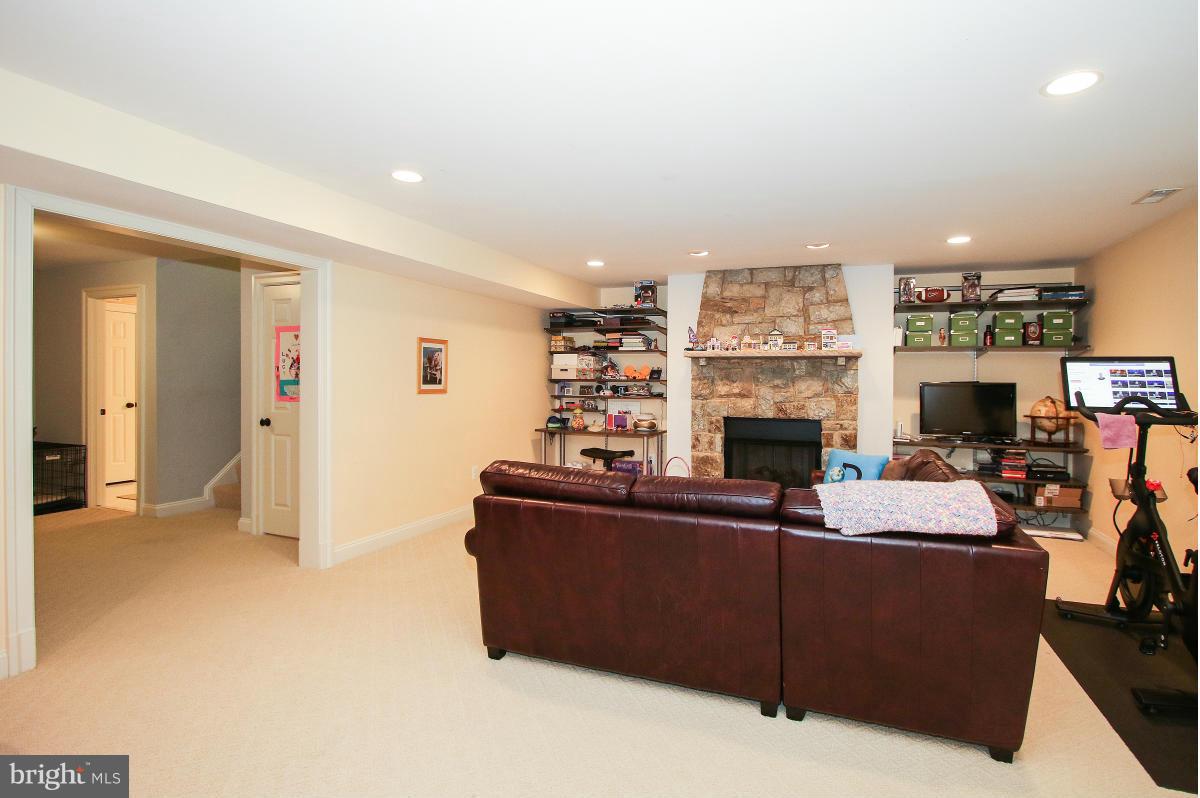 ALTA VISTA TERRACE - Residential