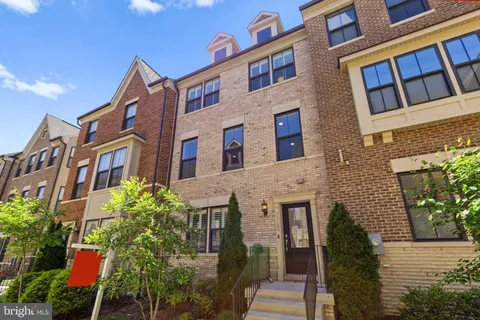 3745 Signal Knob Court, Falls Church, VA MLS: VAFX2238810