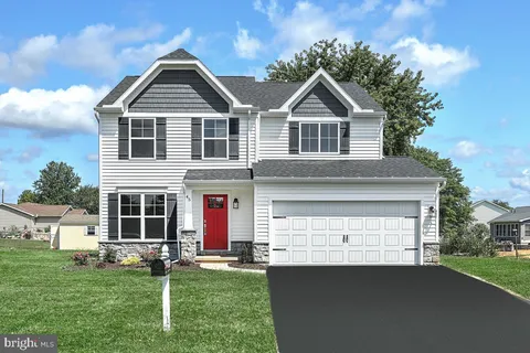 Revere Plan At Hampton Heights, East Berlin, PA MLS: PAAD2016620