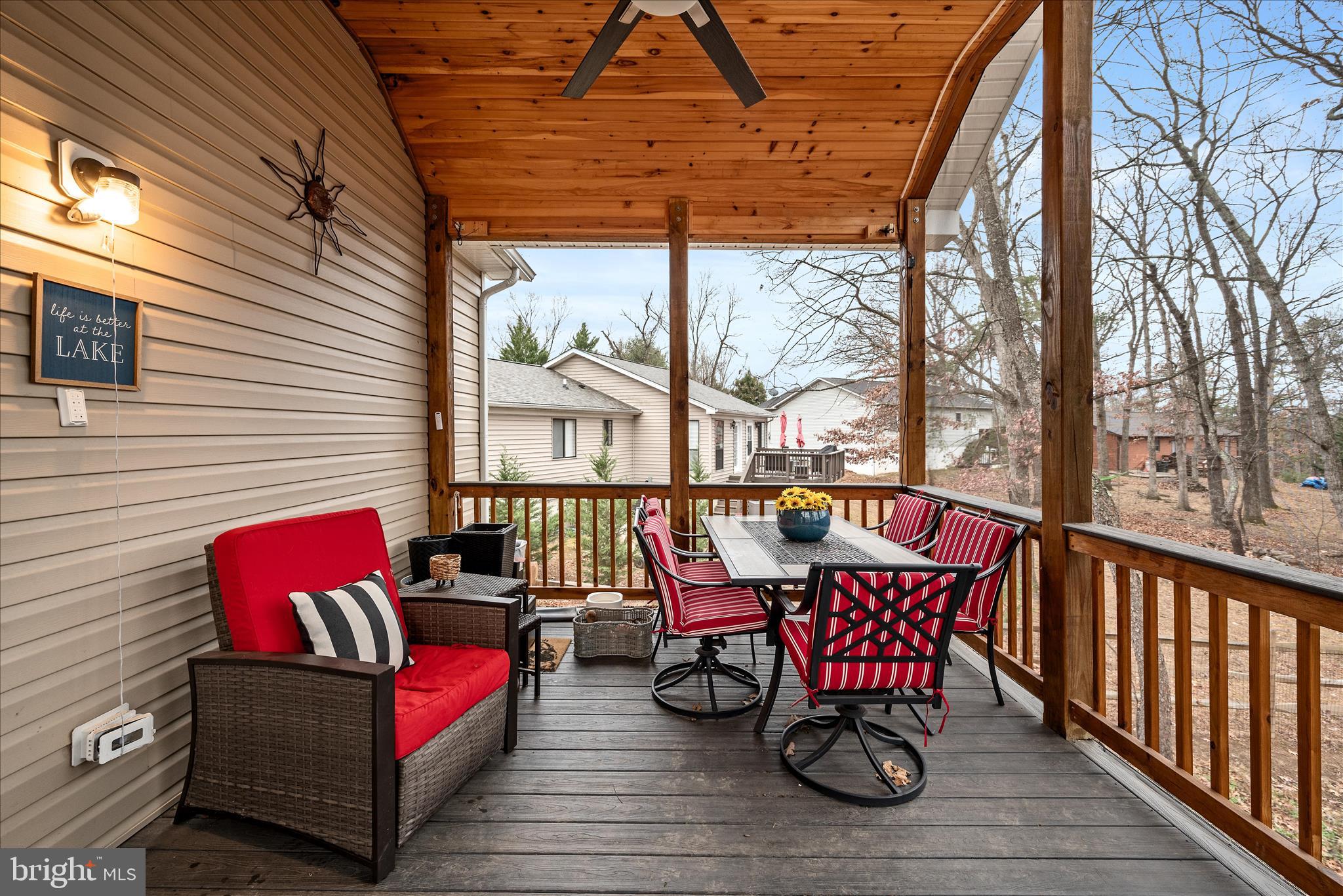 LAKE HOLIDAY ESTATES - Residential