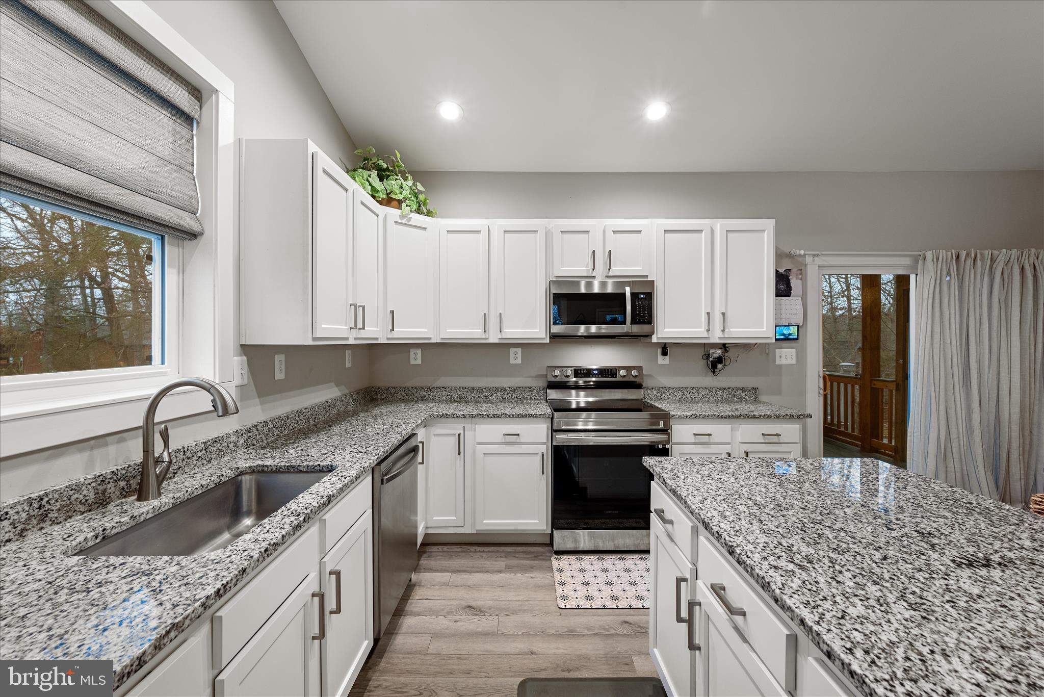 LAKE HOLIDAY ESTATES - Residential