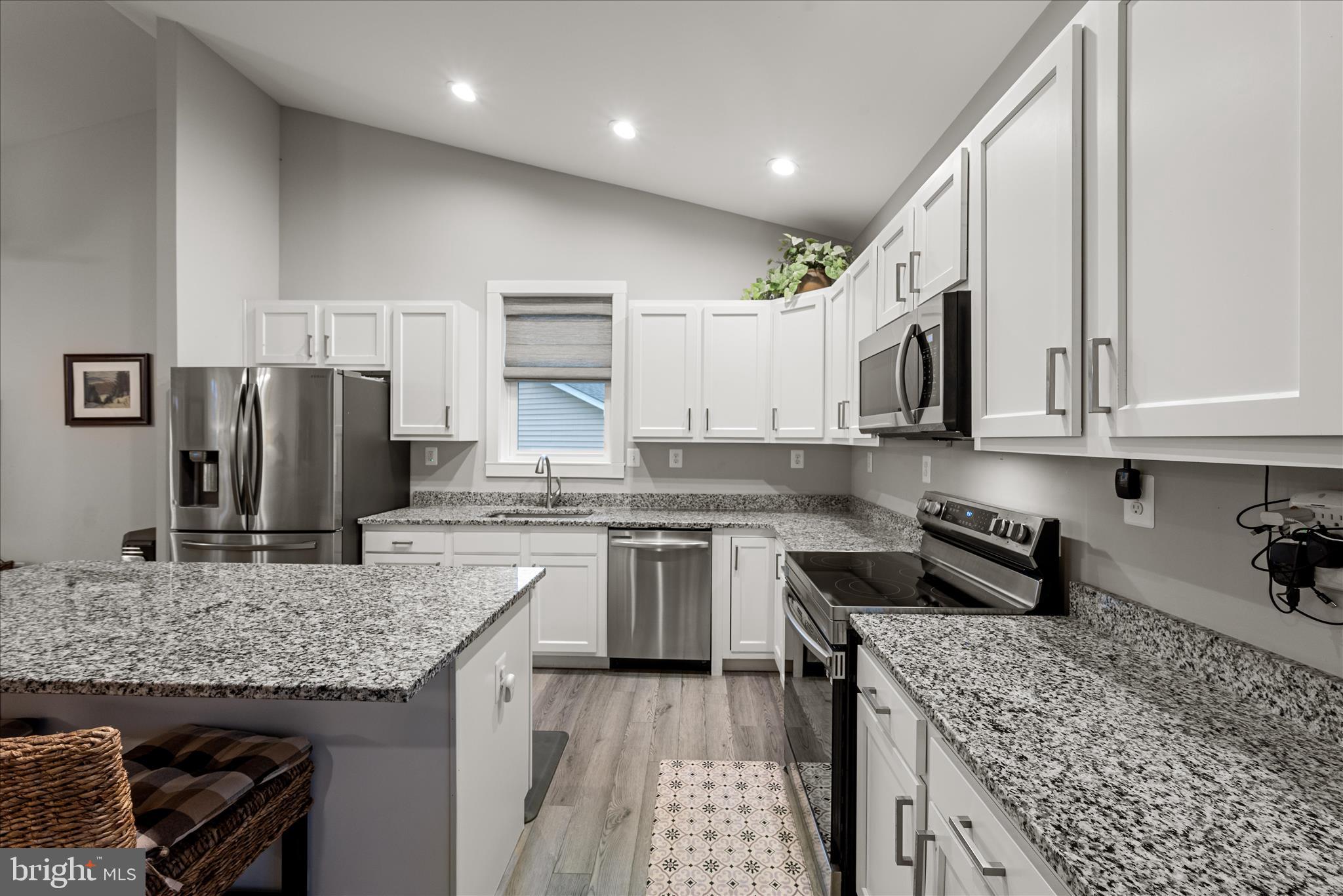 LAKE HOLIDAY ESTATES - Residential