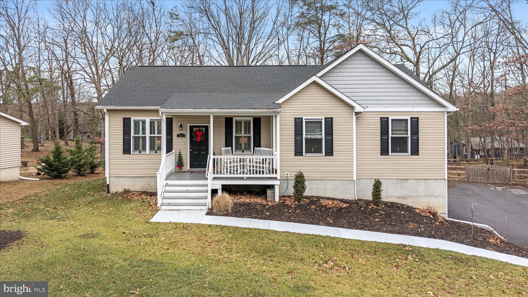 LAKE HOLIDAY ESTATES - Residential