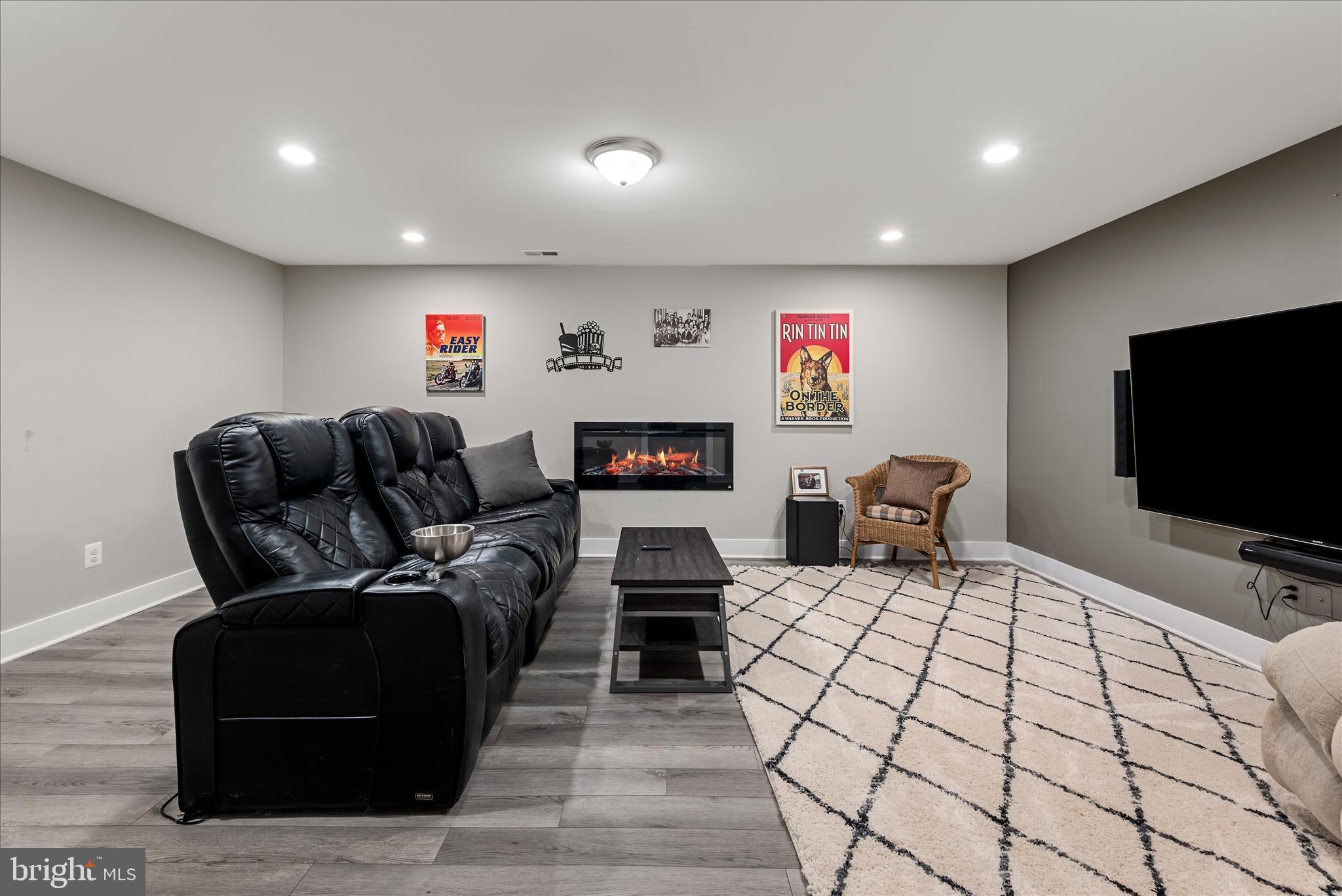 LAKE HOLIDAY ESTATES - Residential