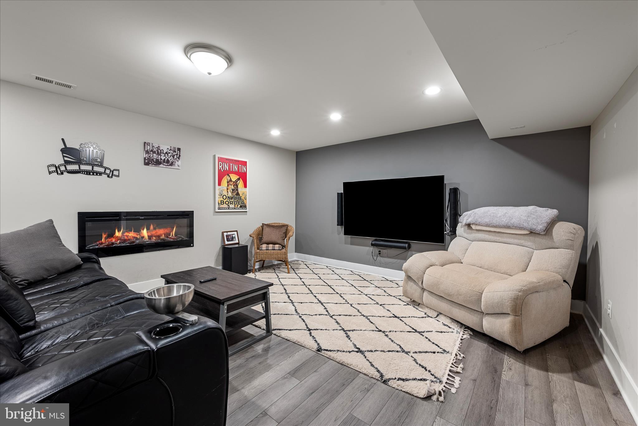 LAKE HOLIDAY ESTATES - Residential