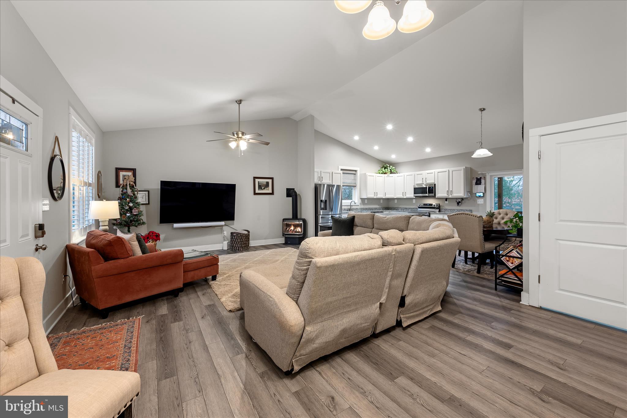 LAKE HOLIDAY ESTATES - Residential