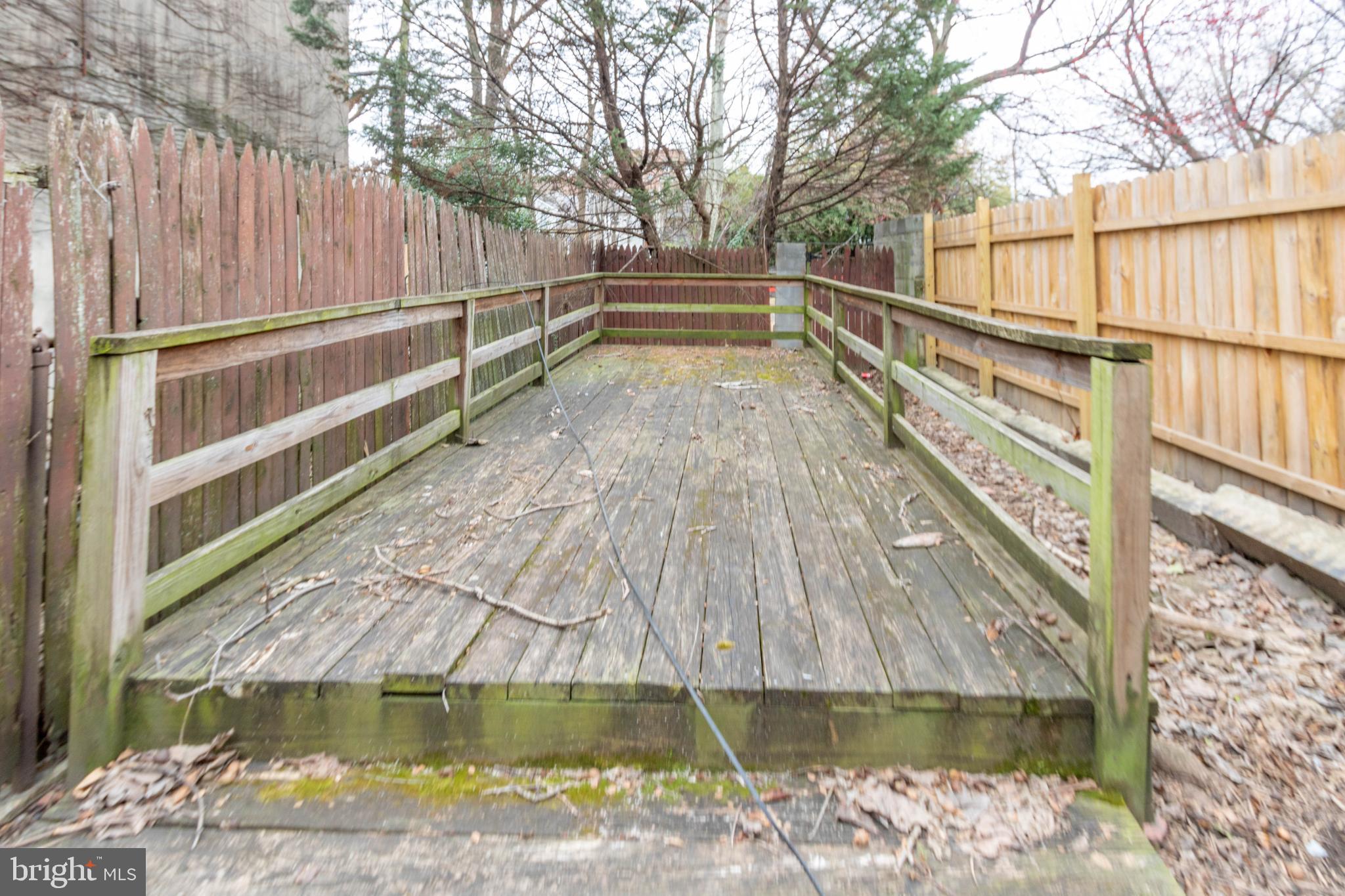 HOLLINS MARKET - Residential