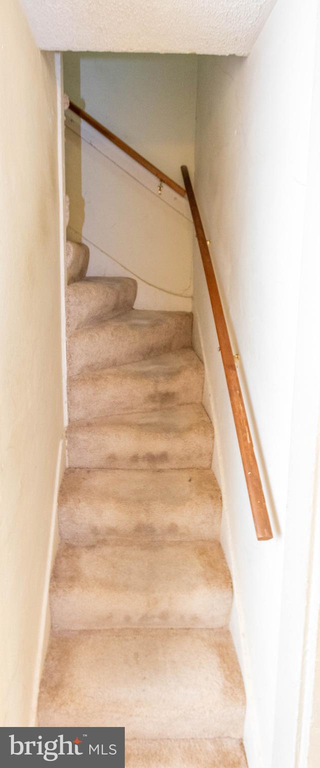 HOLLINS MARKET - Residential